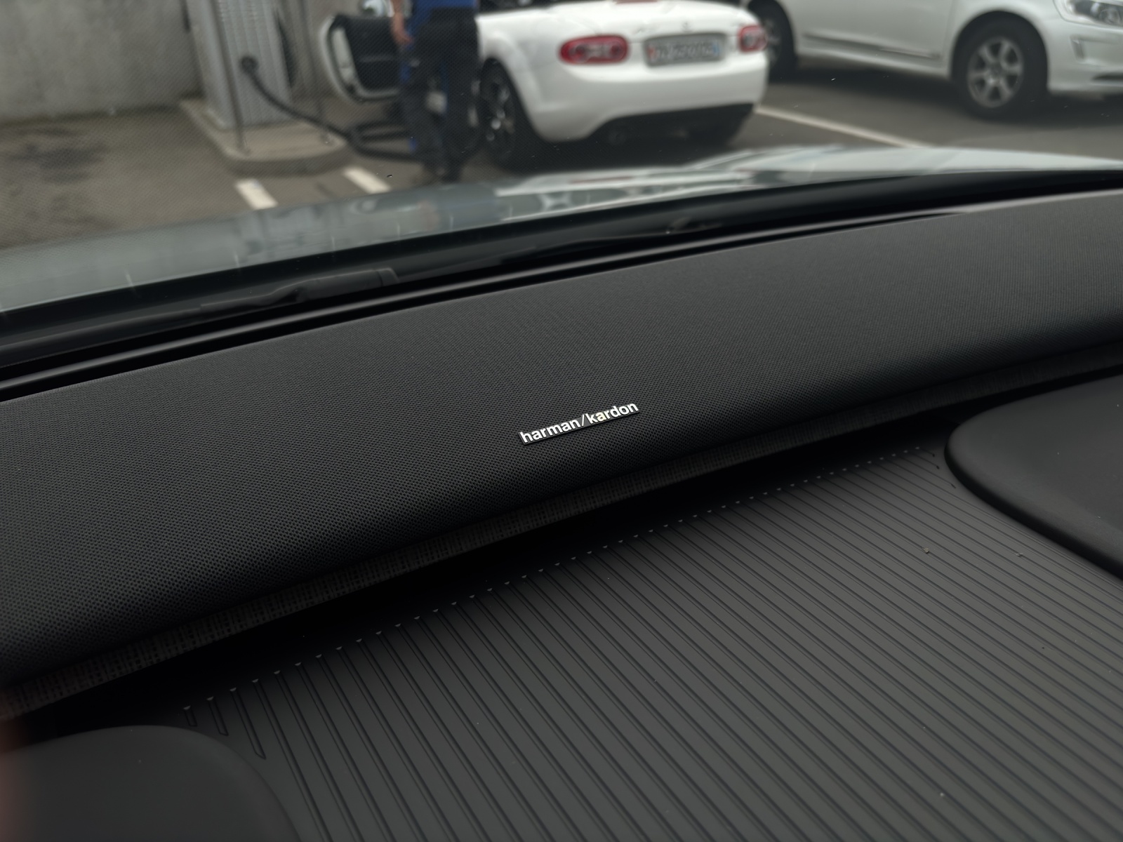 VOLVO EX30 E60 Twin Ultra Performance AWD-image-15