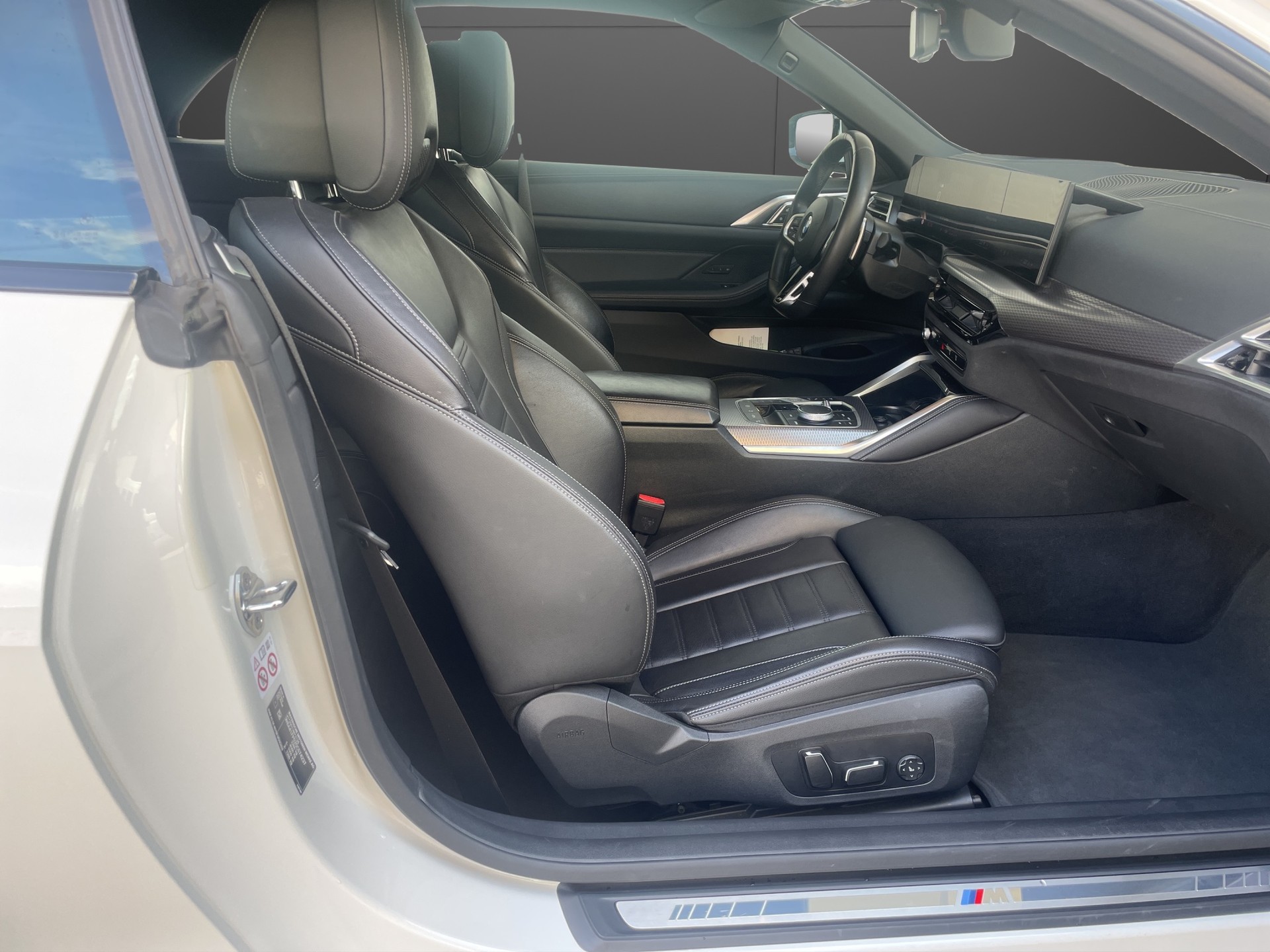 BMW 430i xDrive Cabriolet M Sport Steptronic-image-15