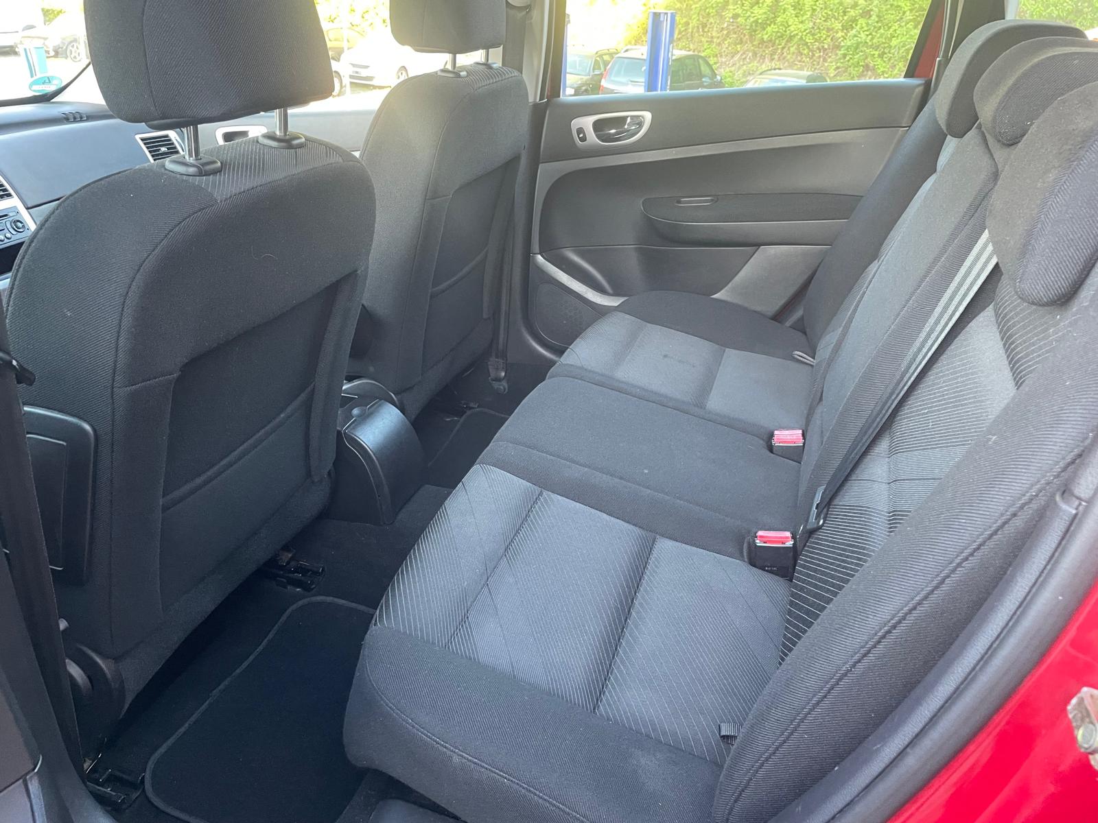 PEUGEOT Break 2.0i-image-9