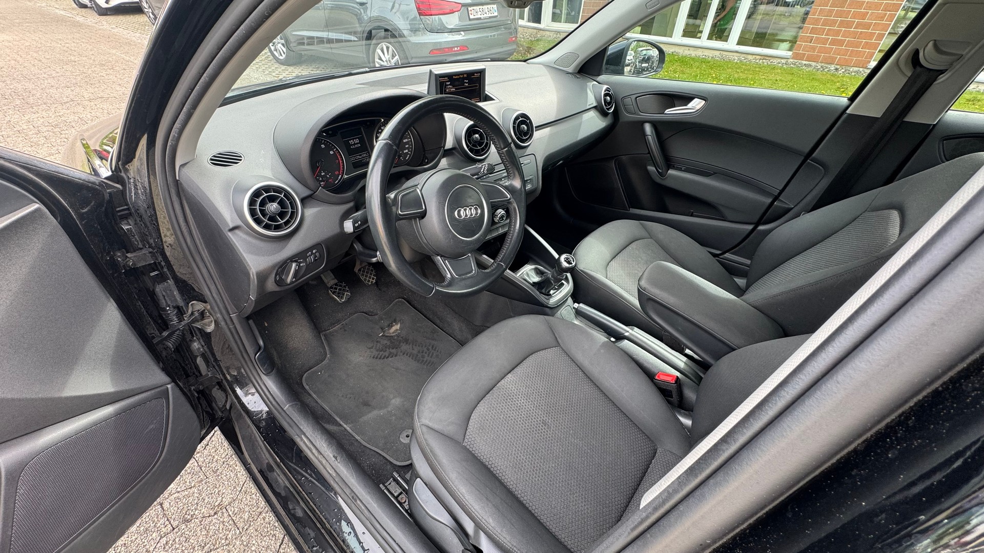 AUDI A1 Sportback 1.4 TFSI Attraction-image-5