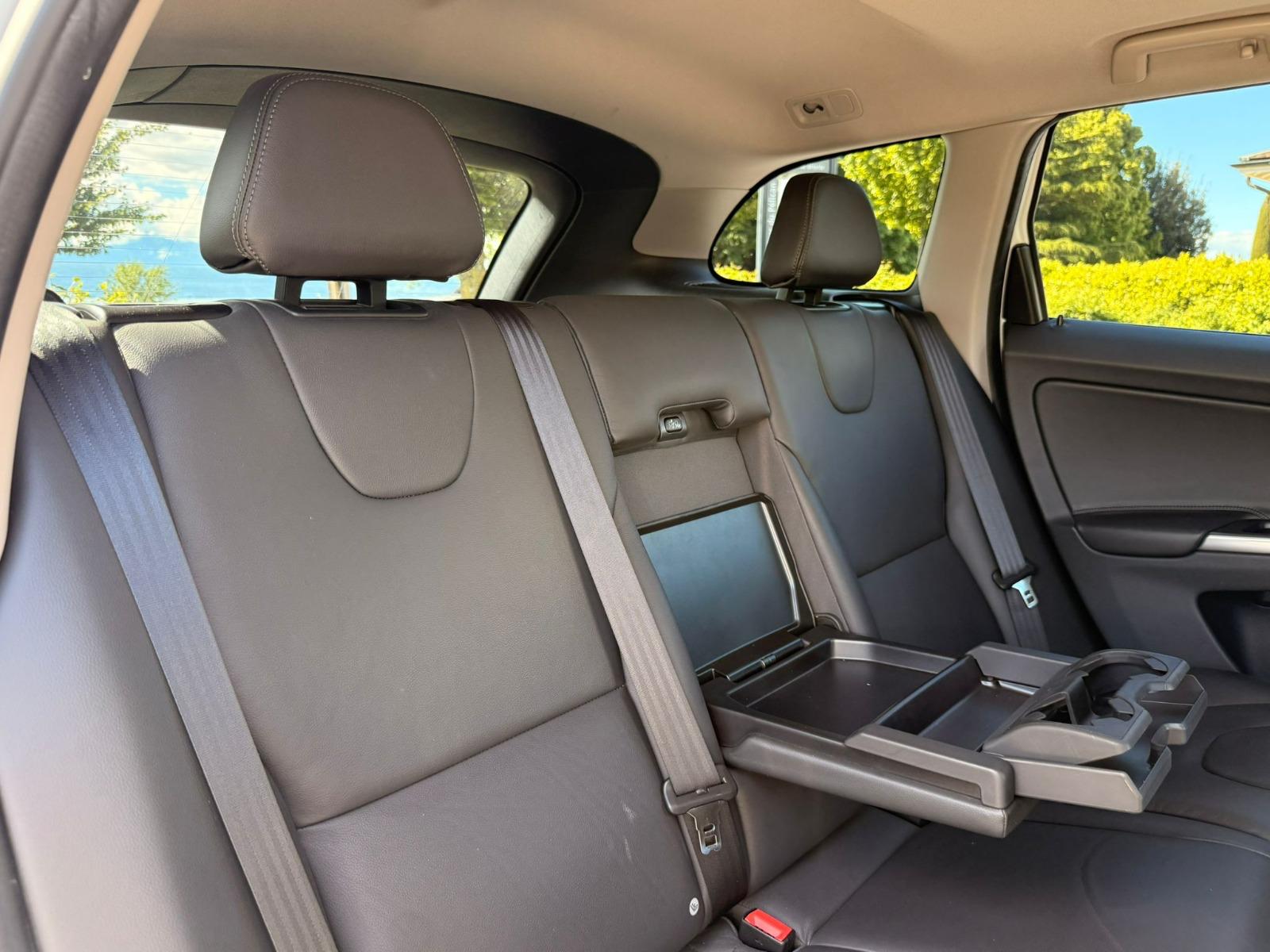 VOLVO XC60 T6 AWD Summum Geartronic-image-16