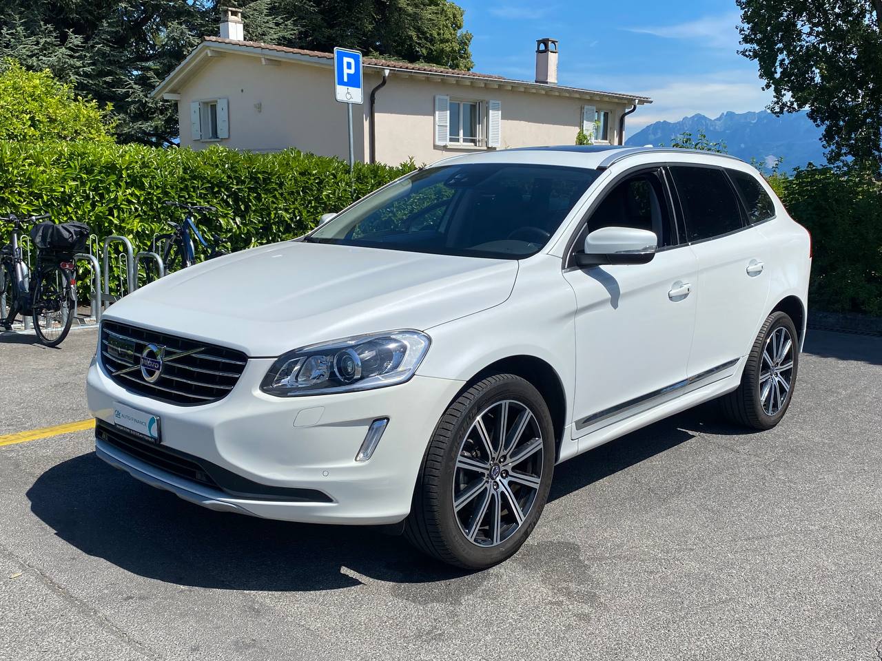 VOLVO XC60 T6 AWD Summum Geartronic-image-1