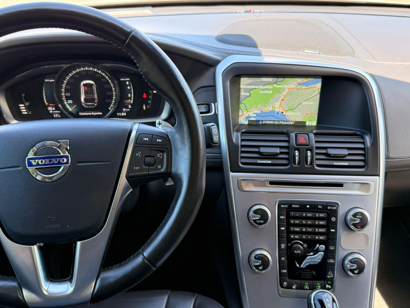 VOLVO XC60 T6 AWD Summum Geartronic-image-19