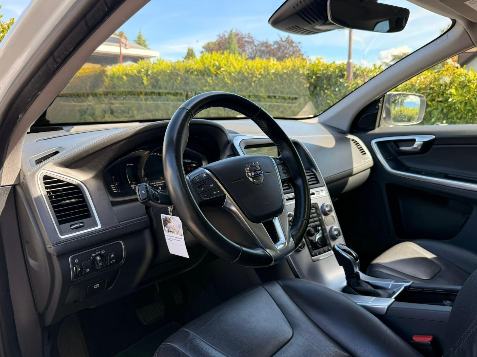 VOLVO XC60 T6 AWD Summum Geartronic-image-10