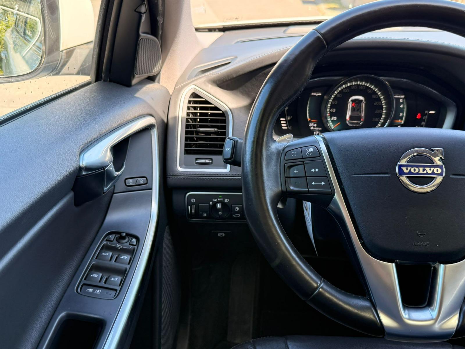 VOLVO XC60 T6 AWD Summum Geartronic-image-18