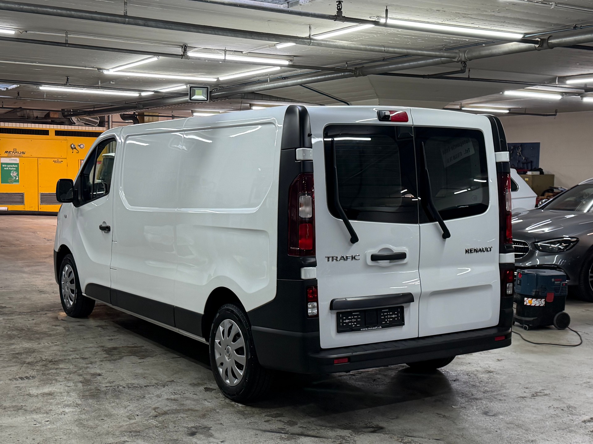 RENAULT Trafic 2.0 LANG dCi 120 3.0t Business L2H1-image-5