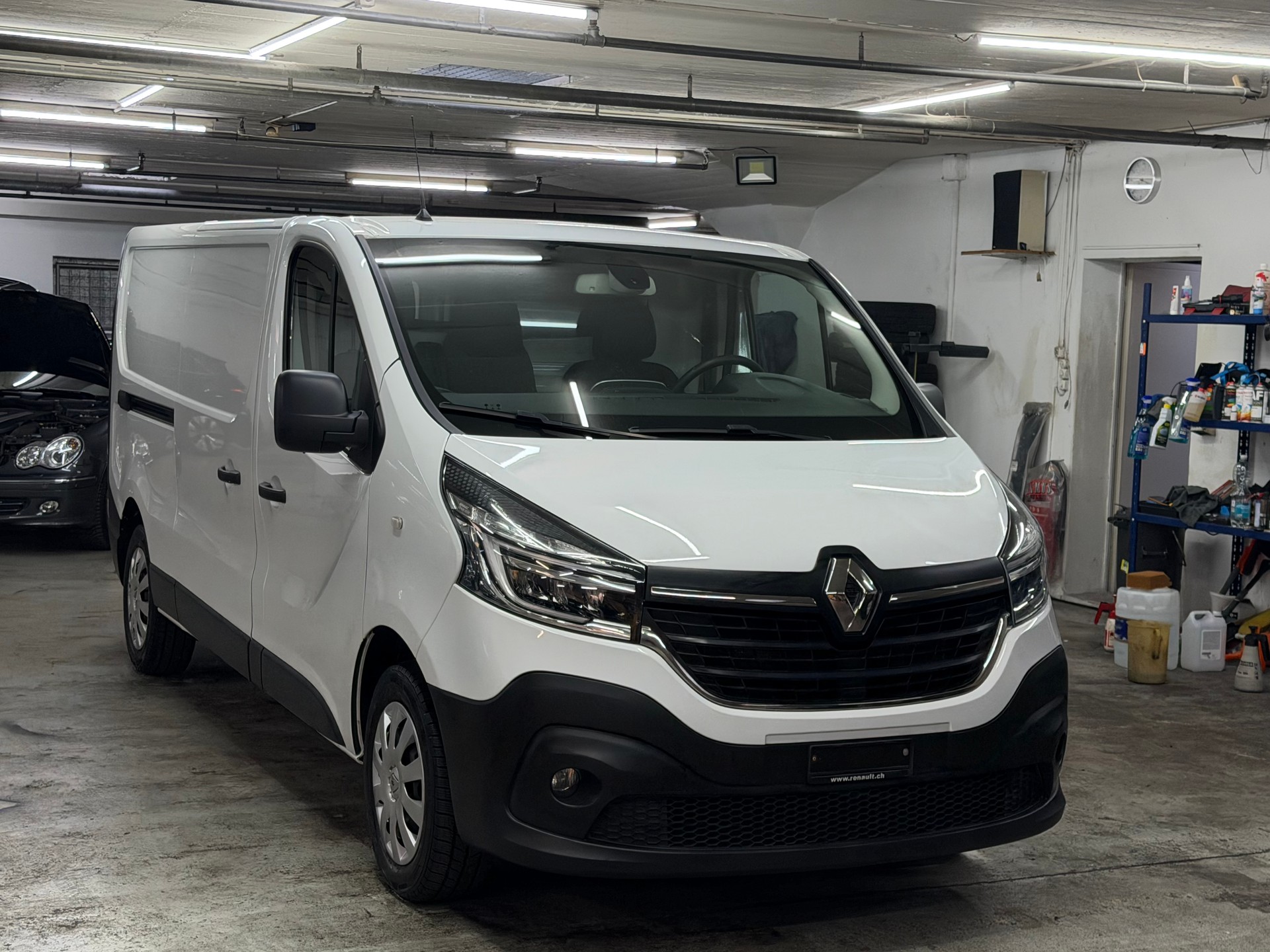 RENAULT Trafic 2.0 LANG dCi 120 3.0t Business L2H1-image-1