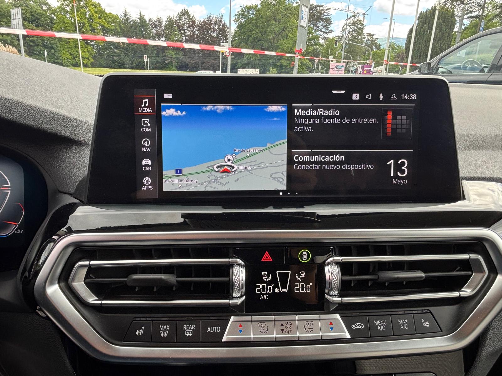 BMW 20i xDrive-image-14