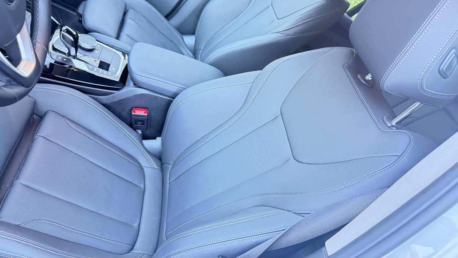 BMW 20i xDrive-image-6