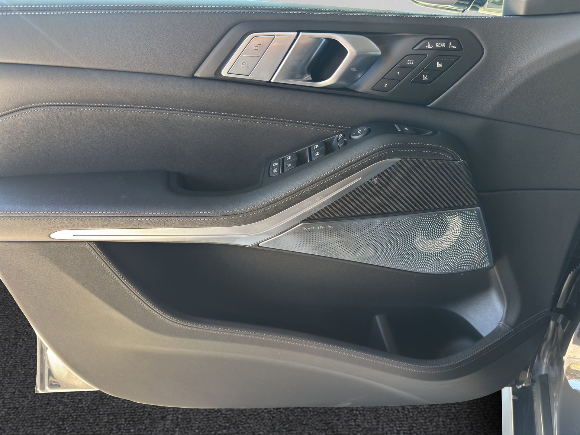 BMW X7 M60i M Sport Pro (7-Plätzer)-image-16