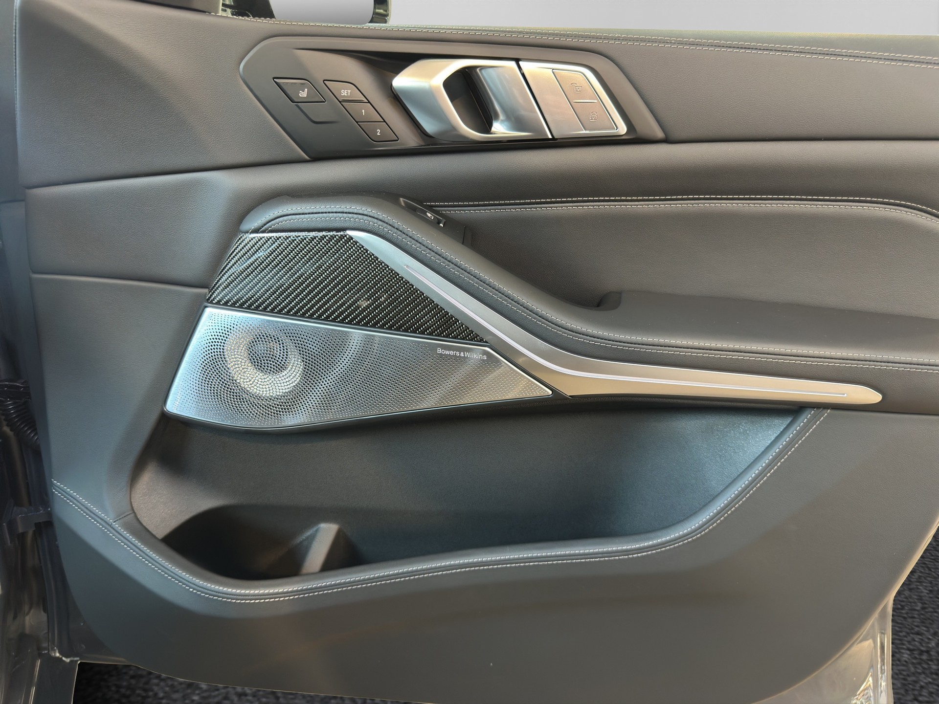 BMW X7 M60i M Sport Pro (7-Plätzer)-image-18