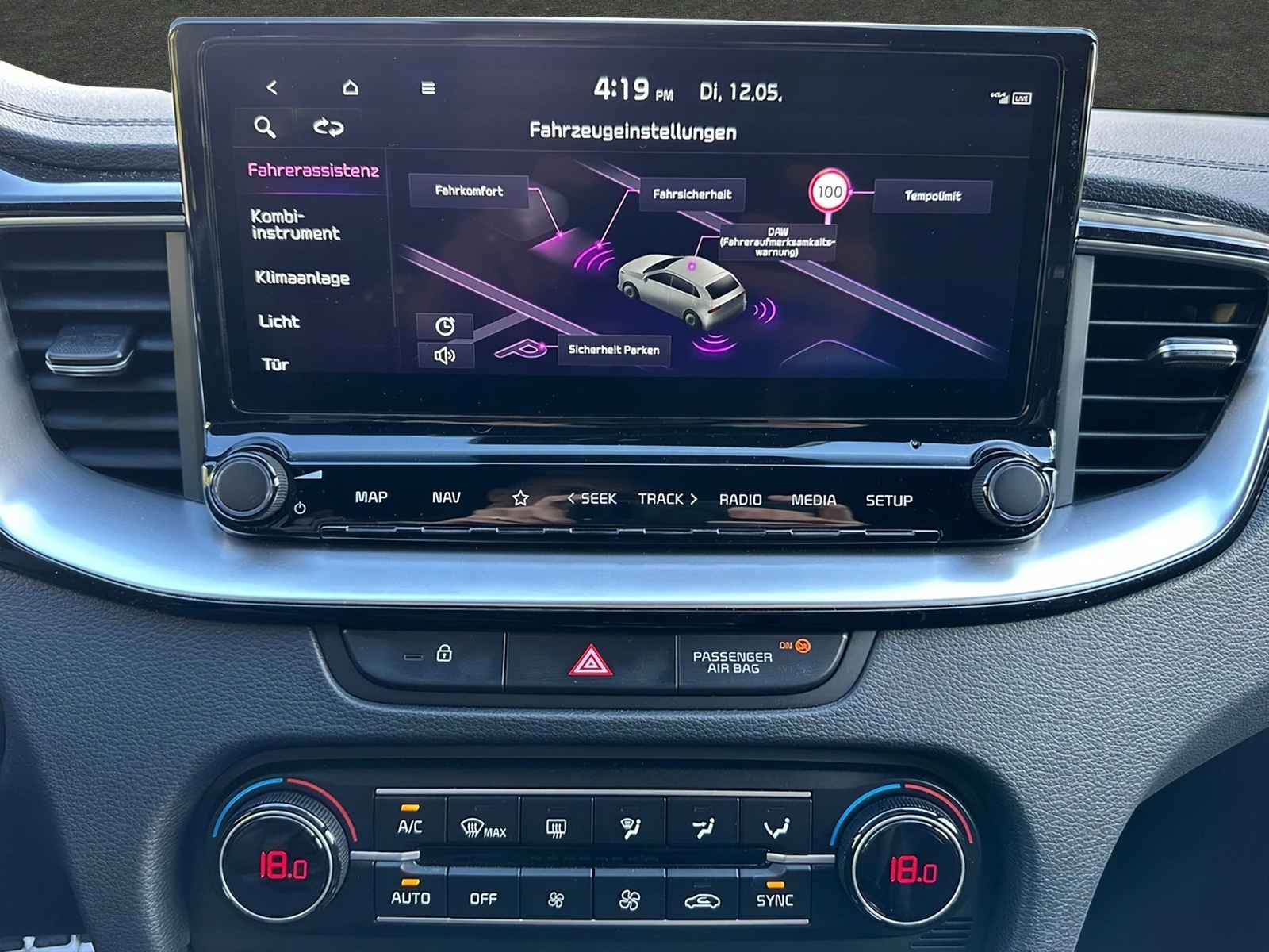 KIA ProCeed 1.5 T-GDi MHEV GT-Line DCT-image-12