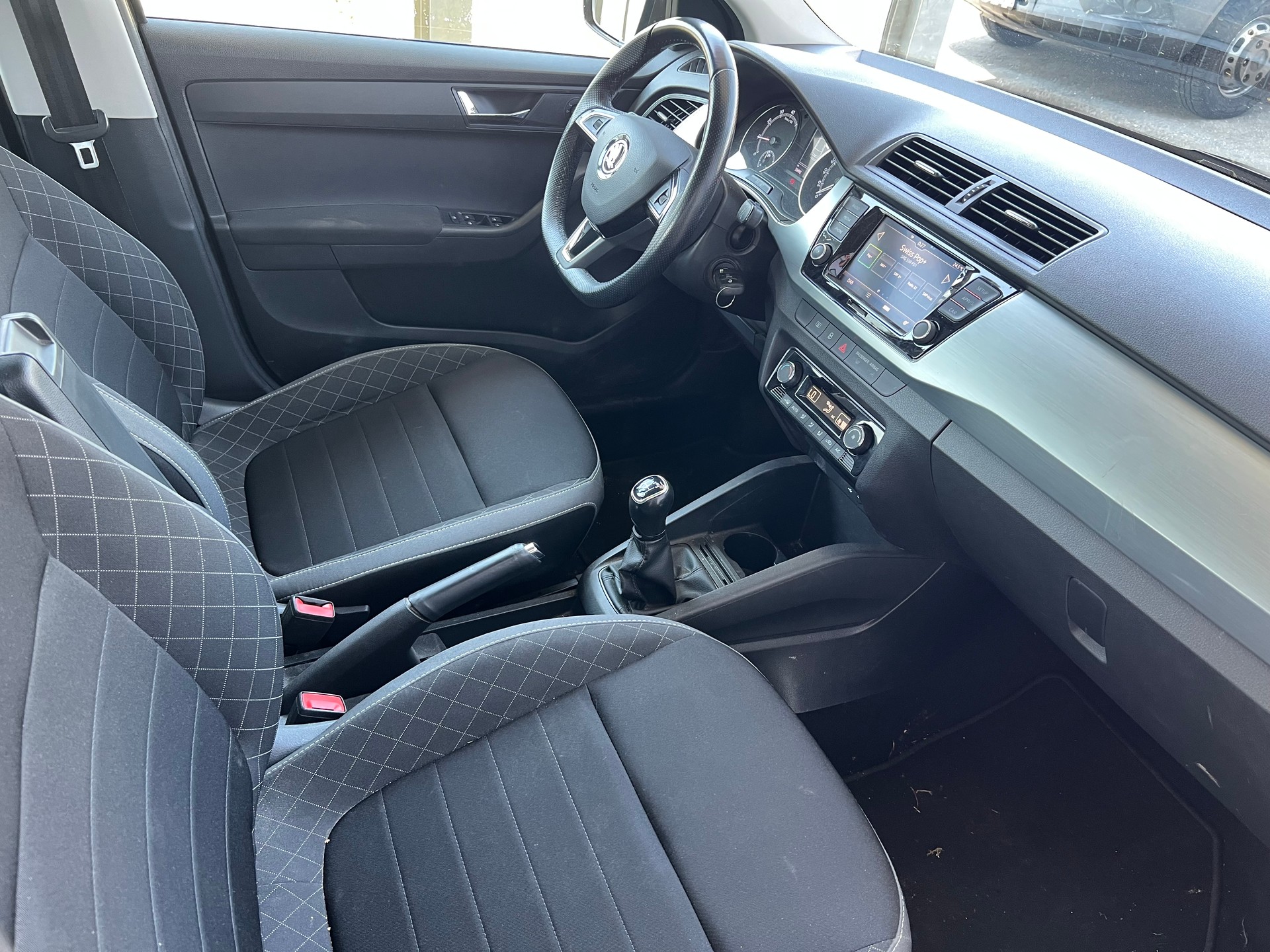 SKODA Fabia 1.0 MPI Ambition-image-9