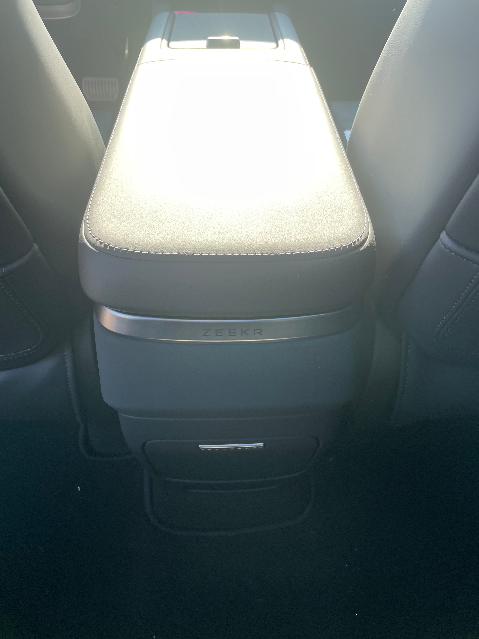 ZEEKR 7X Privilege AWD mit Comfort inkl. Cockpit Paket-image-16