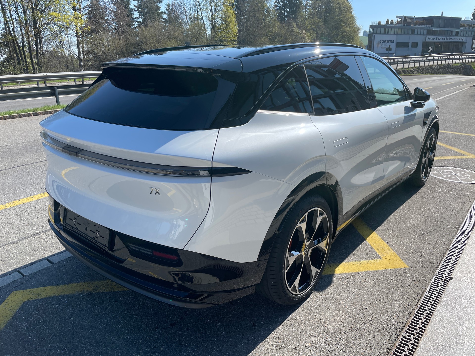 ZEEKR 7X Privilege AWD mit Comfort inkl. Cockpit Paket-image-4