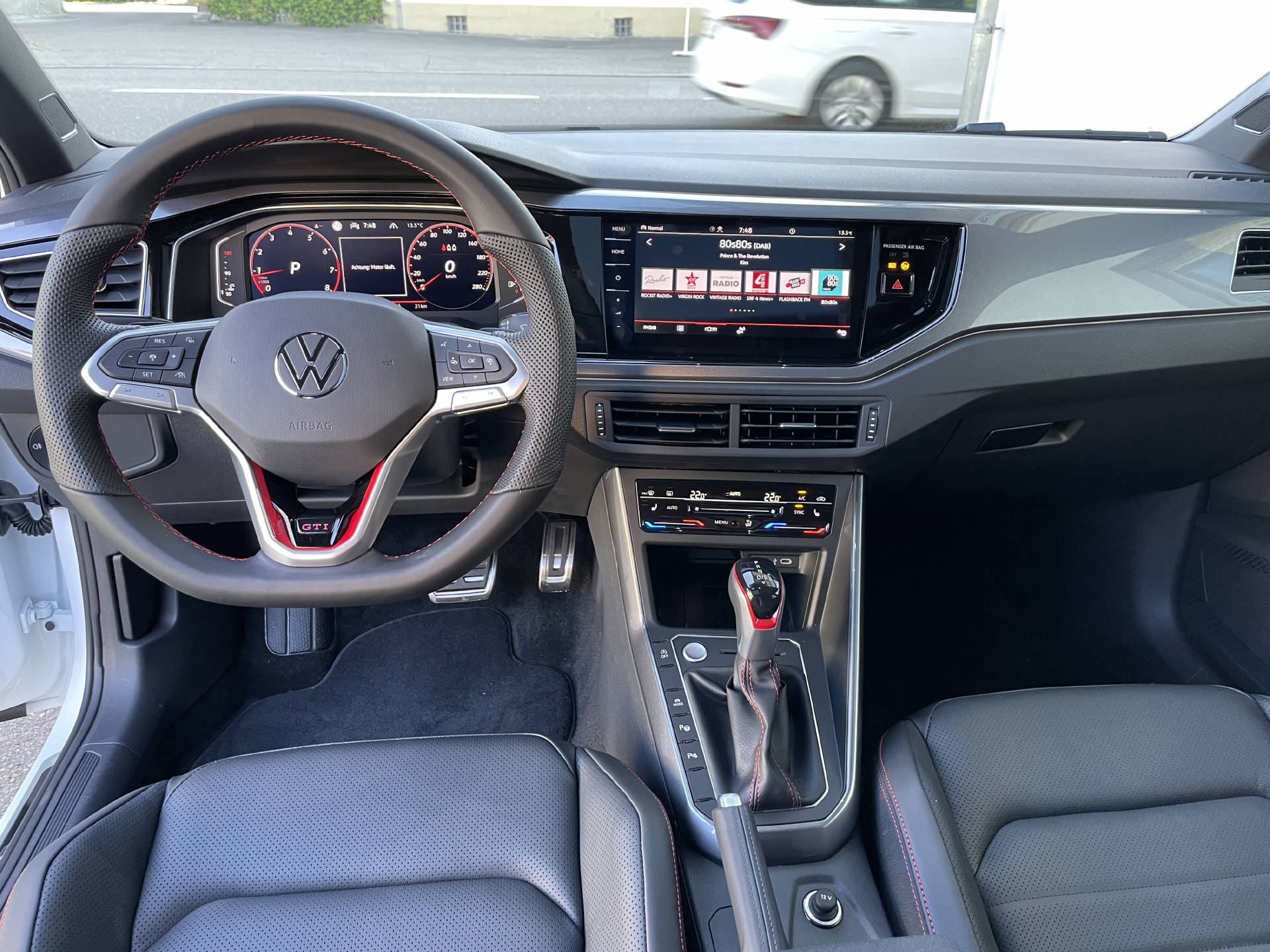 VW Polo 2.0 TSI GTI DSG-image-9