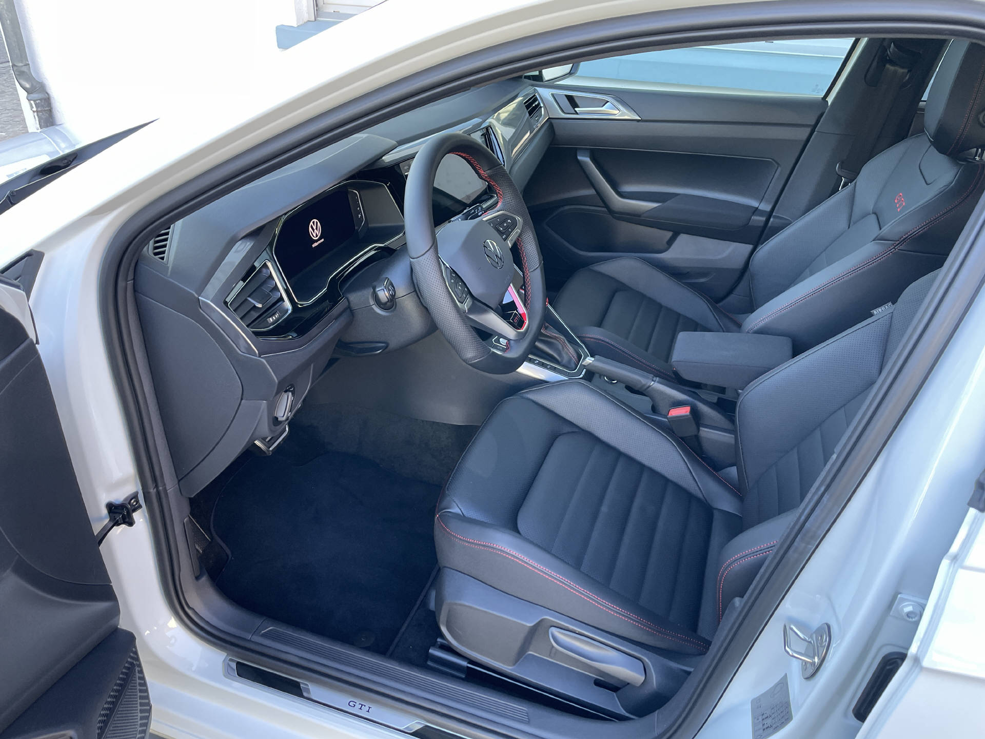 VW Polo 2.0 TSI GTI DSG-image-5