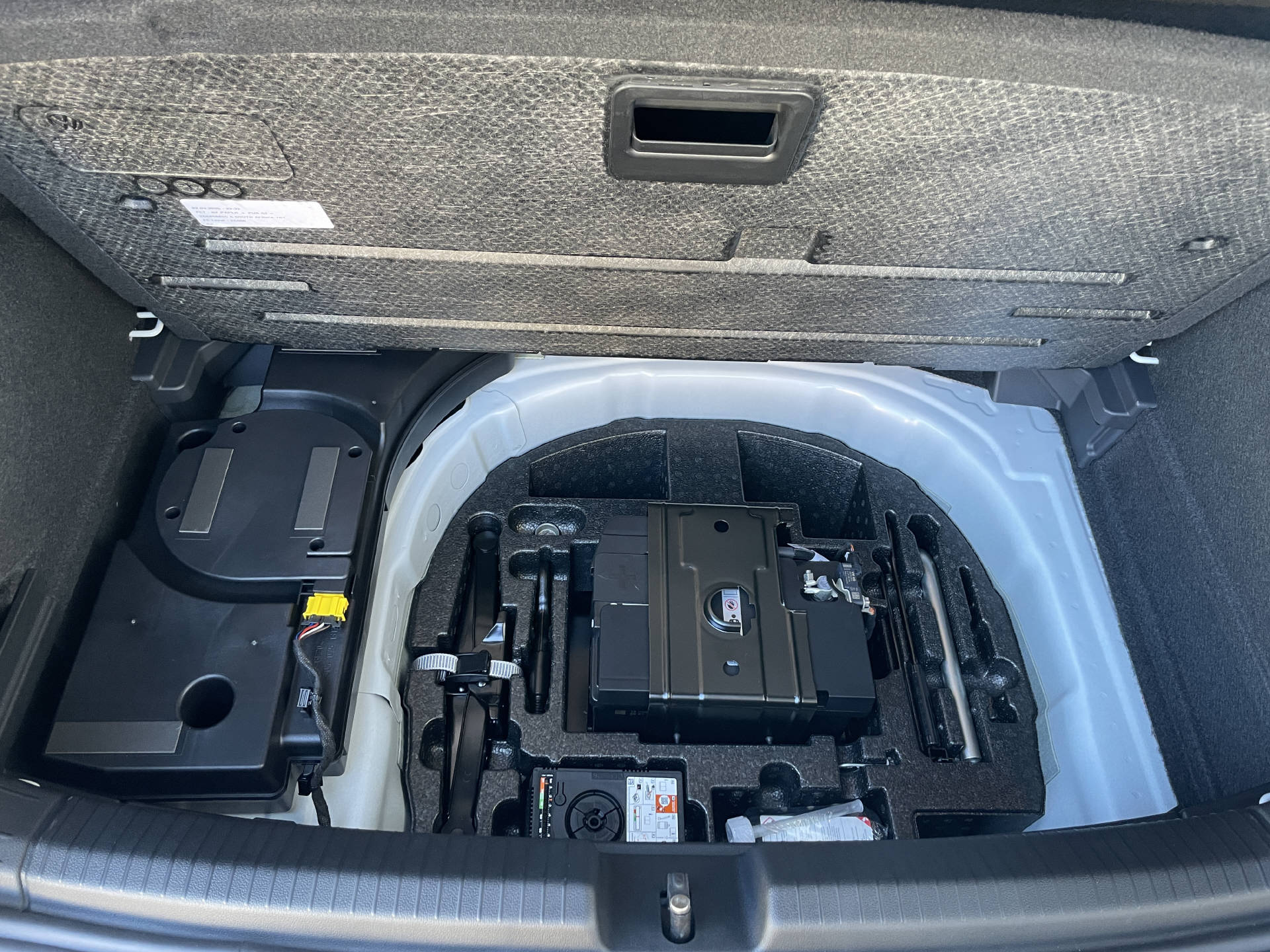 VW Polo 2.0 TSI GTI DSG-image-19