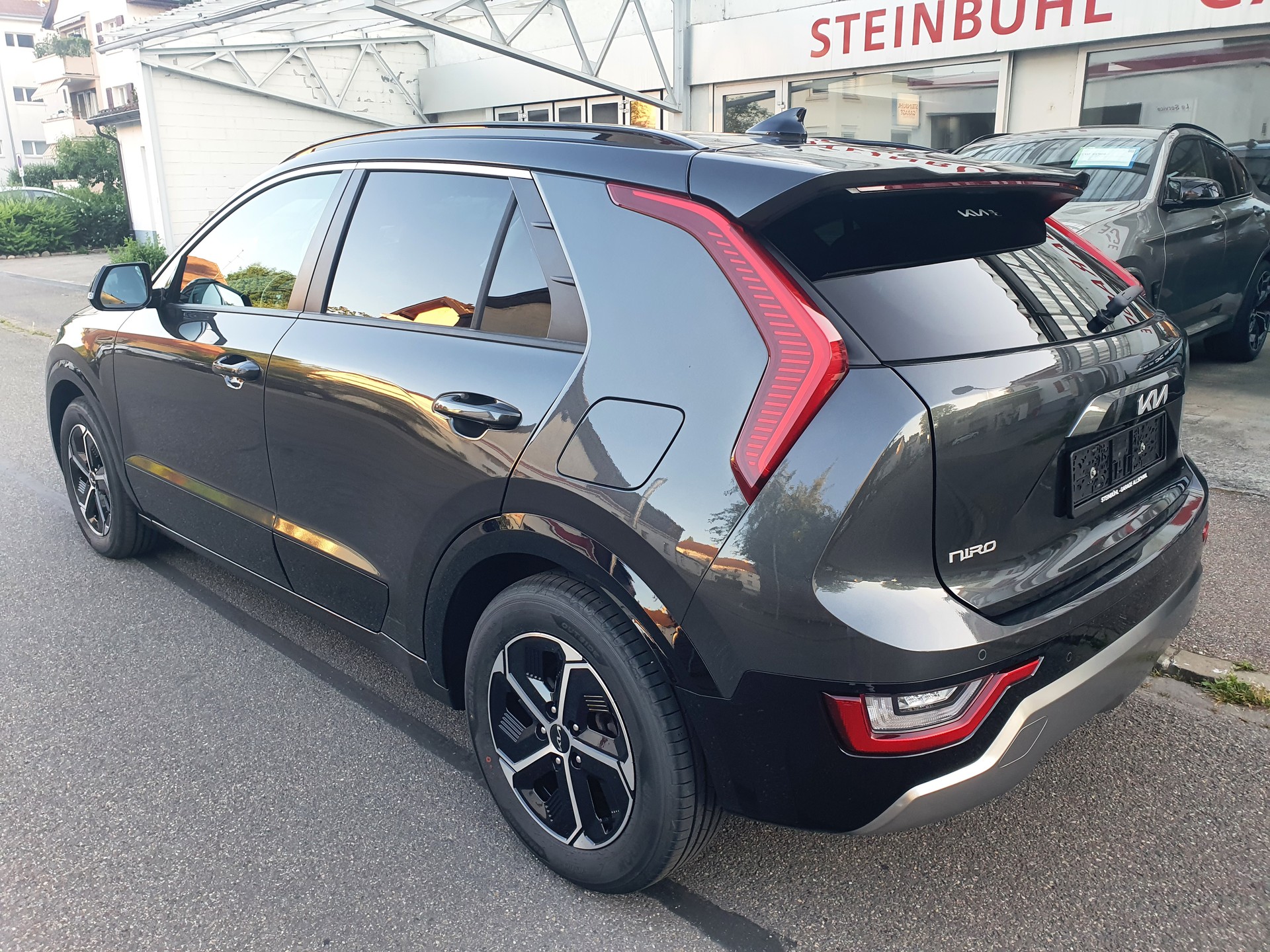 KIA Niro 1.6GDi Hybrid DCT Style-image-3