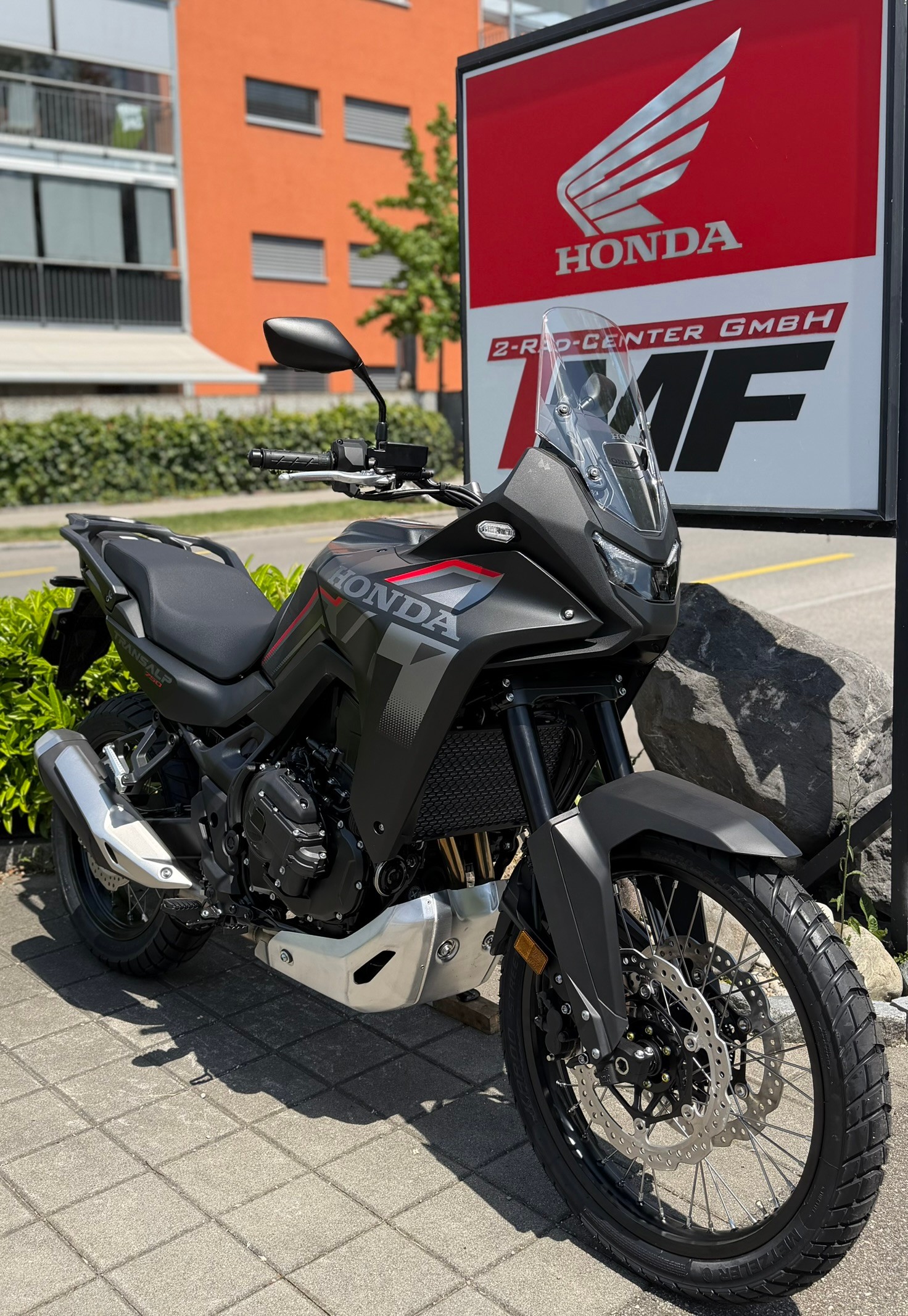 HONDA E CLUTCH VERSION-showroom-element-1