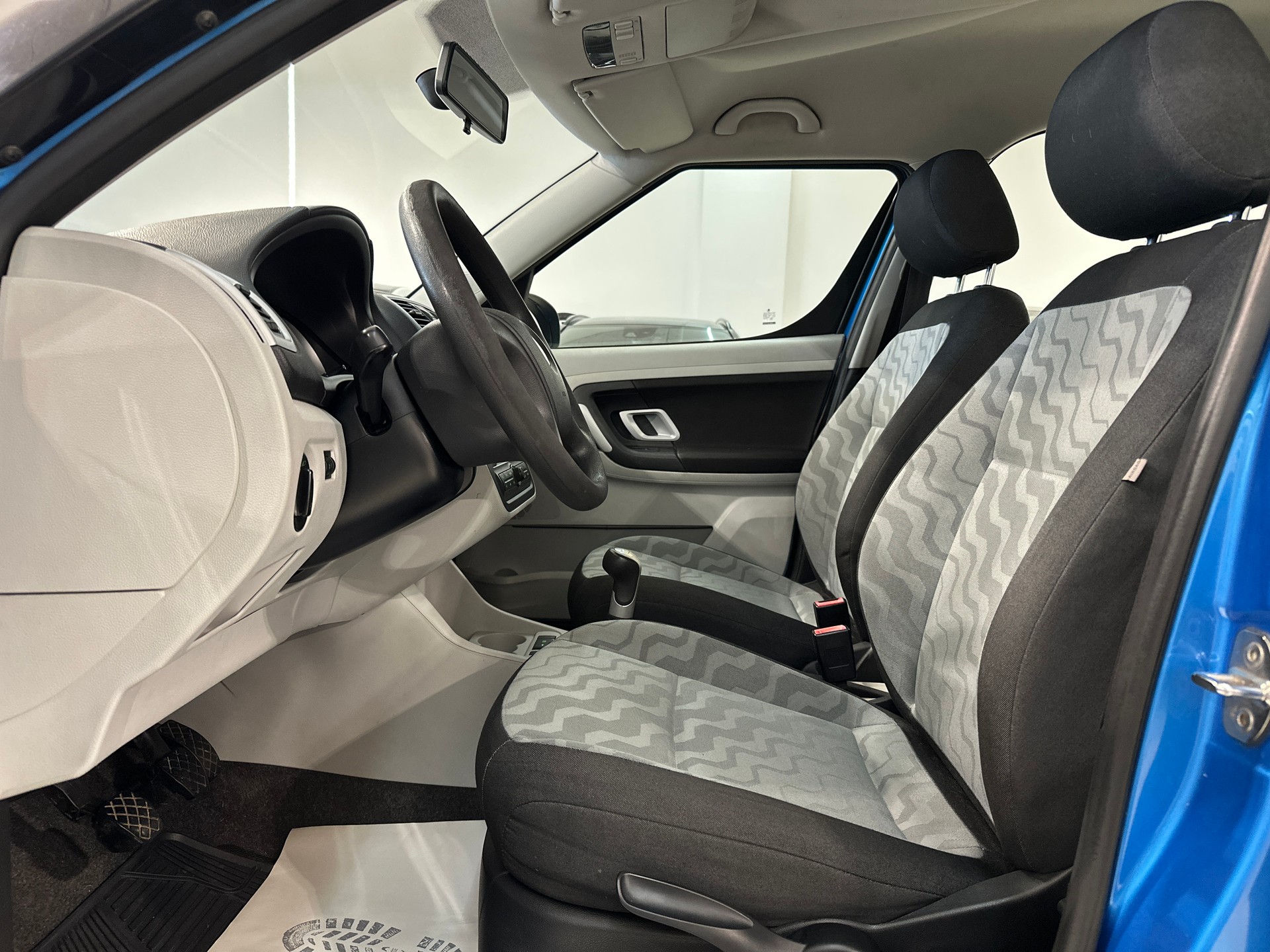 SKODA Roomster 1.4 TDI Style-image-10