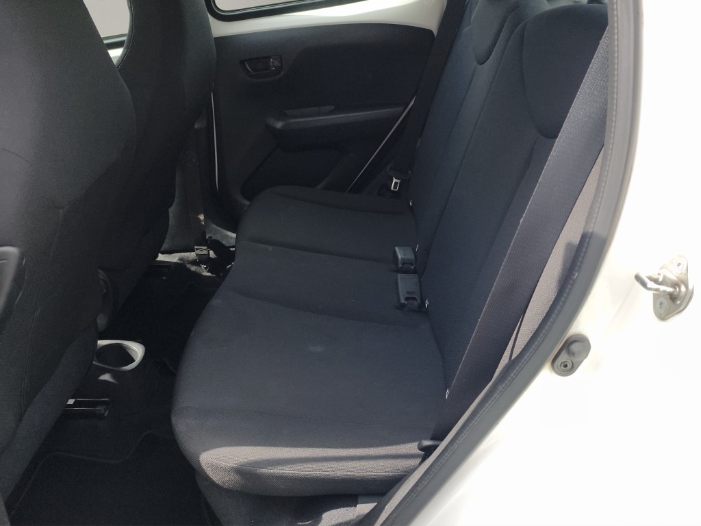 PEUGEOT 108 1.0 VTi Active S/S-image-3
