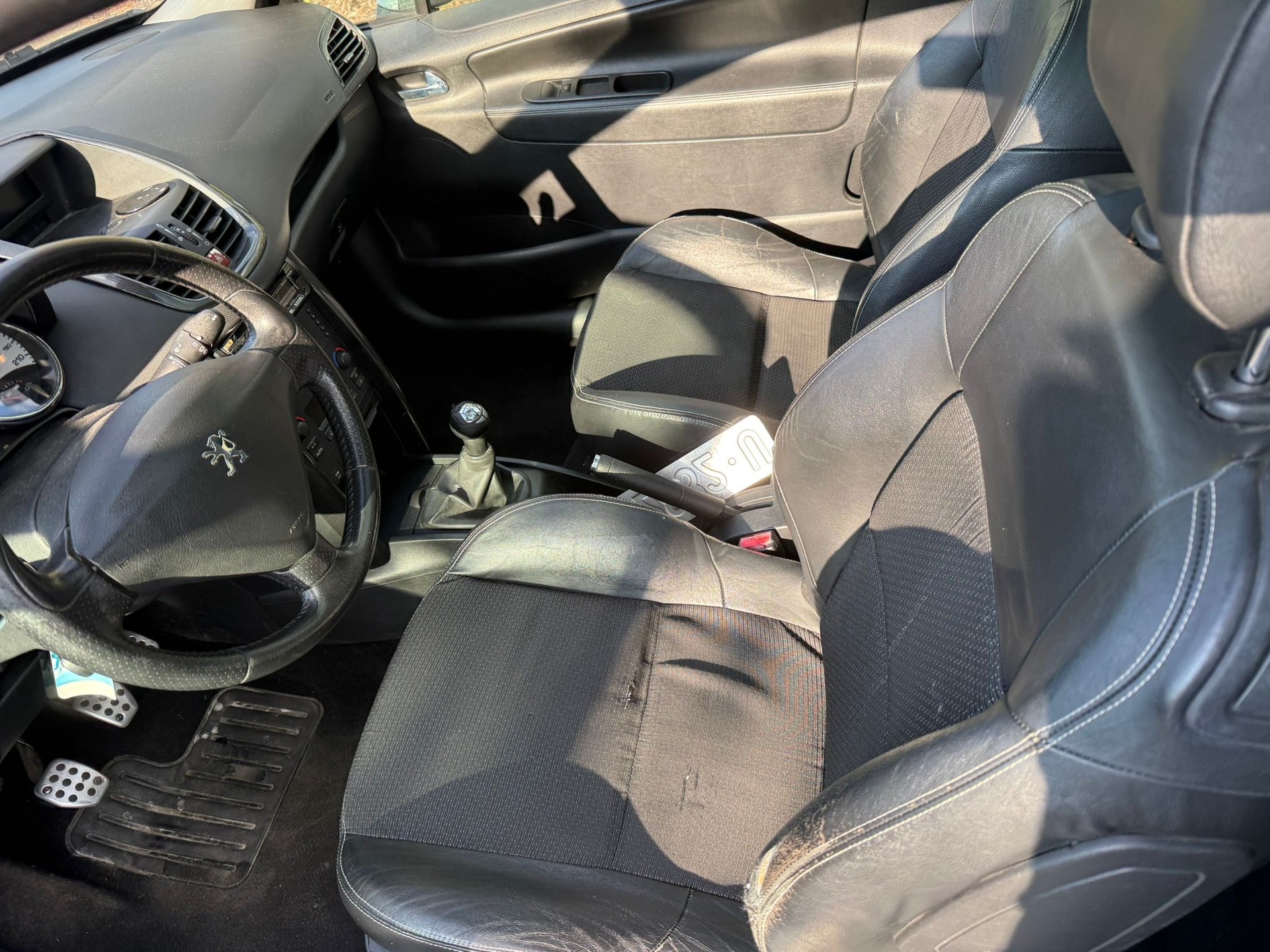 PEUGEOT 207 1.6 16V Turbo XSI-image-7