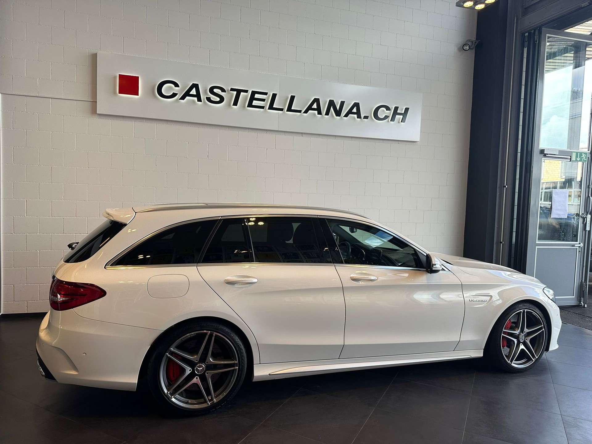 MERCEDES-BENZ C 63 S AMG Speedshift-showroom-element-2