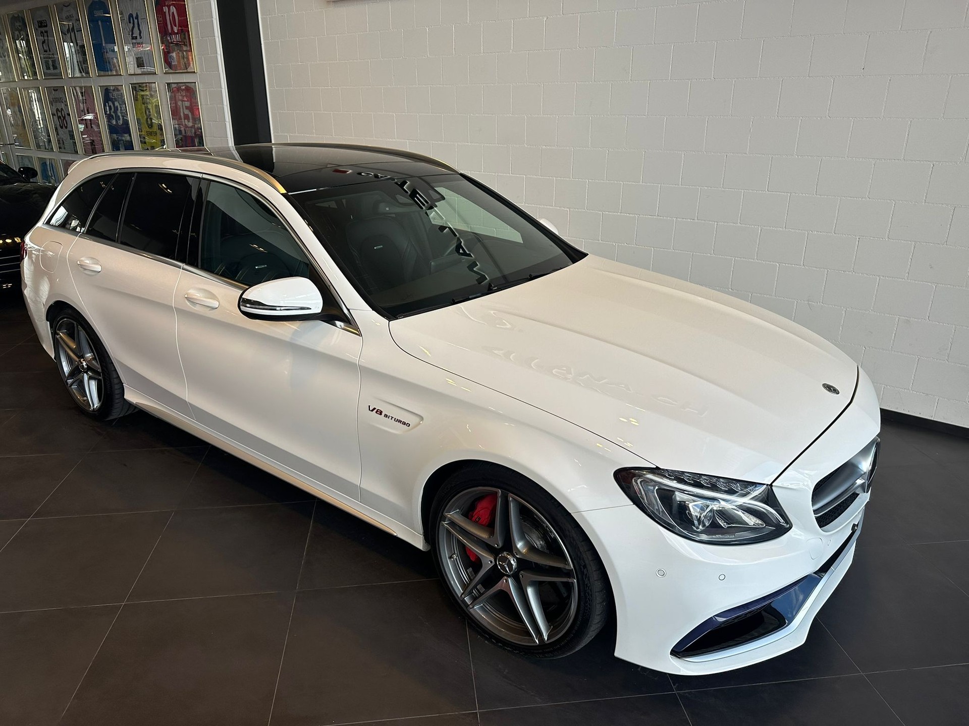 MERCEDES-BENZ C 63 S AMG Speedshift-showroom-element-1