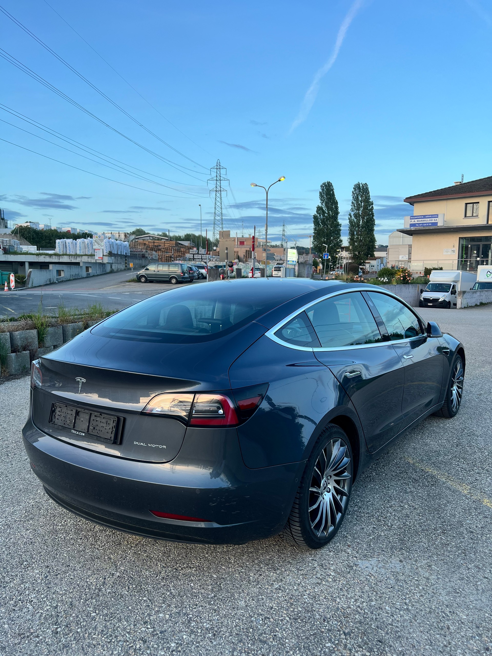 TESLA Model 3 Long Range Dual Motor AWD-image-3