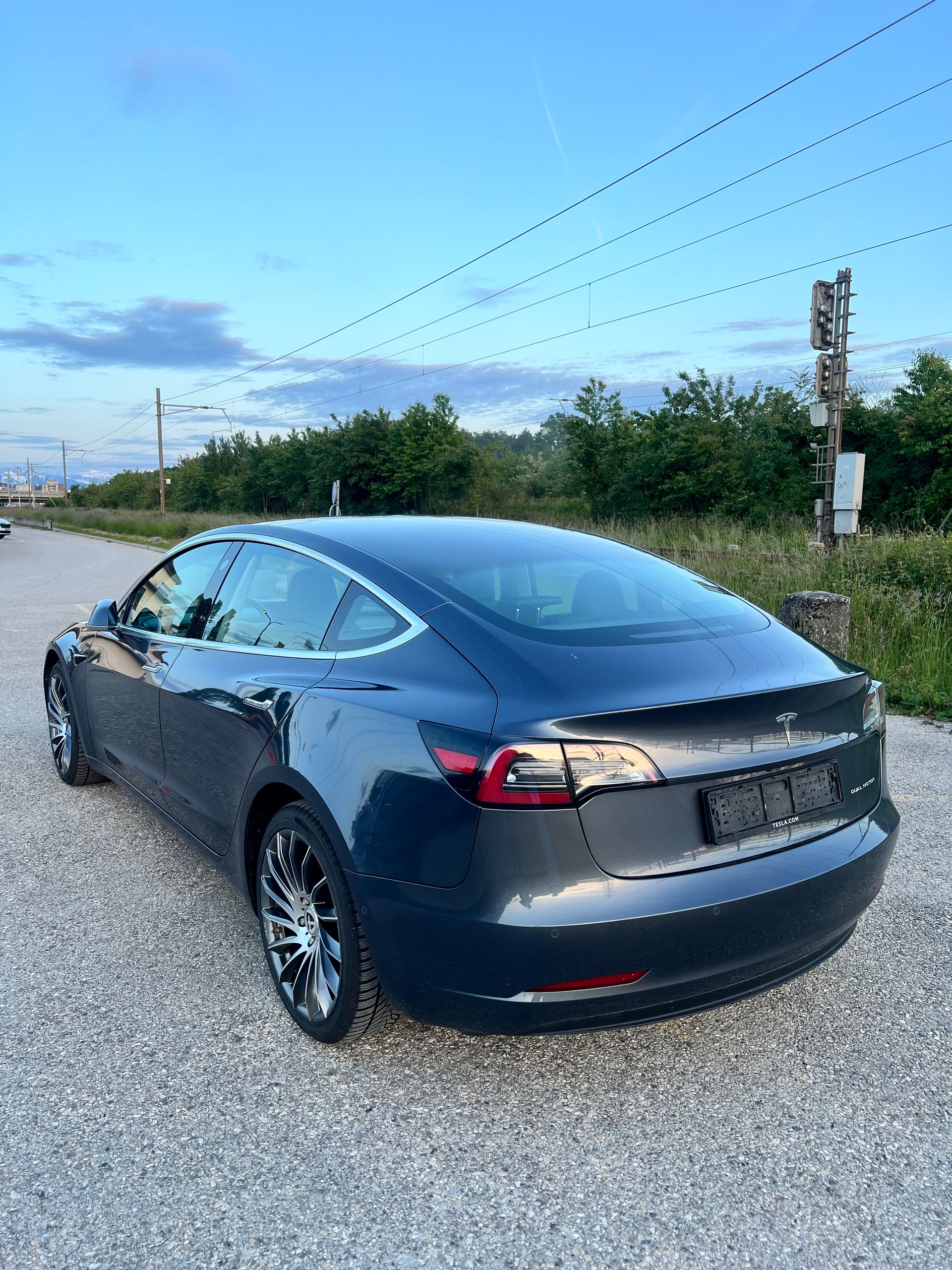 TESLA Model 3 Long Range Dual Motor AWD-image-2