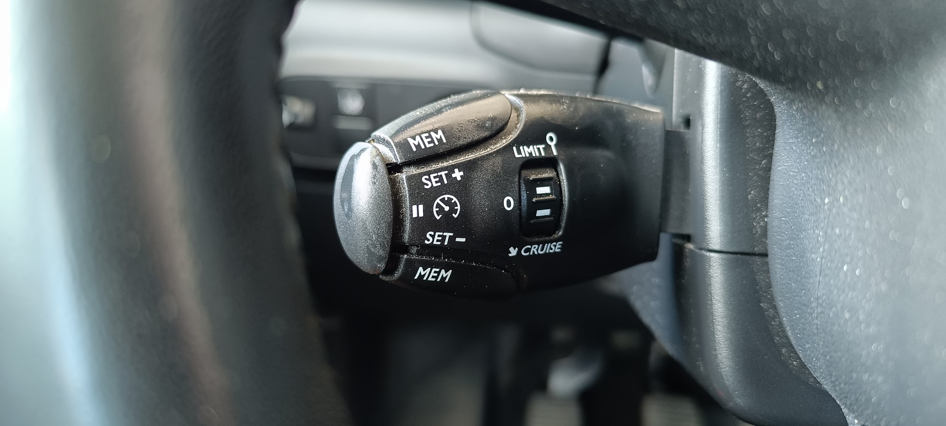 CITROEN 1.2 PureTech Shine-image-4