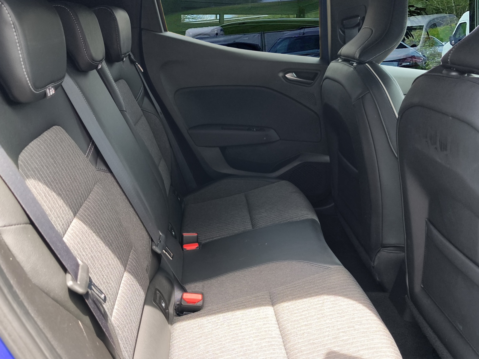 RENAULT Clio 1.3 Intens EDC-image-13