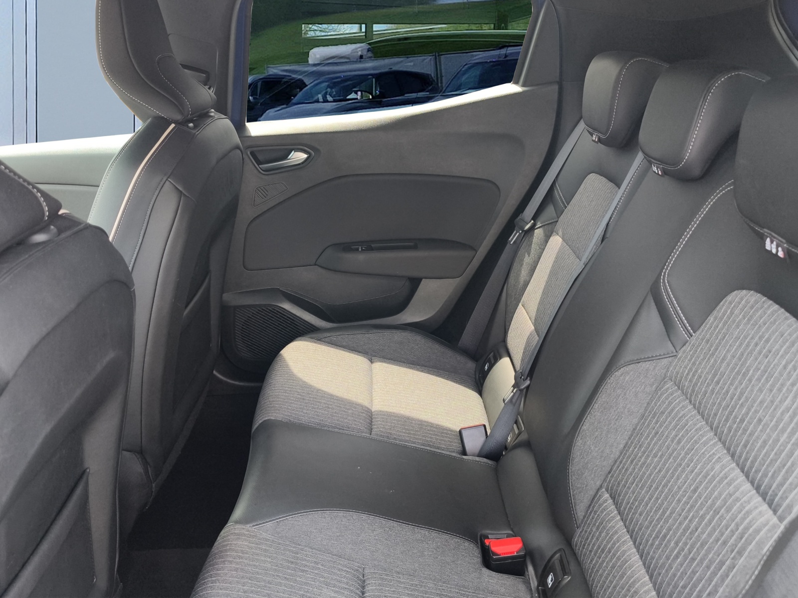 RENAULT Clio 1.3 Intens EDC-image-12