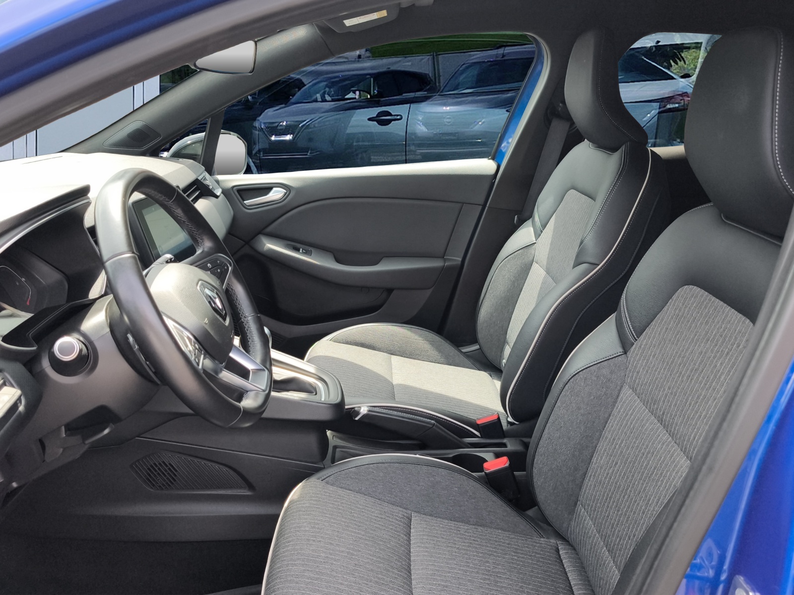 RENAULT Clio 1.3 Intens EDC-image-7