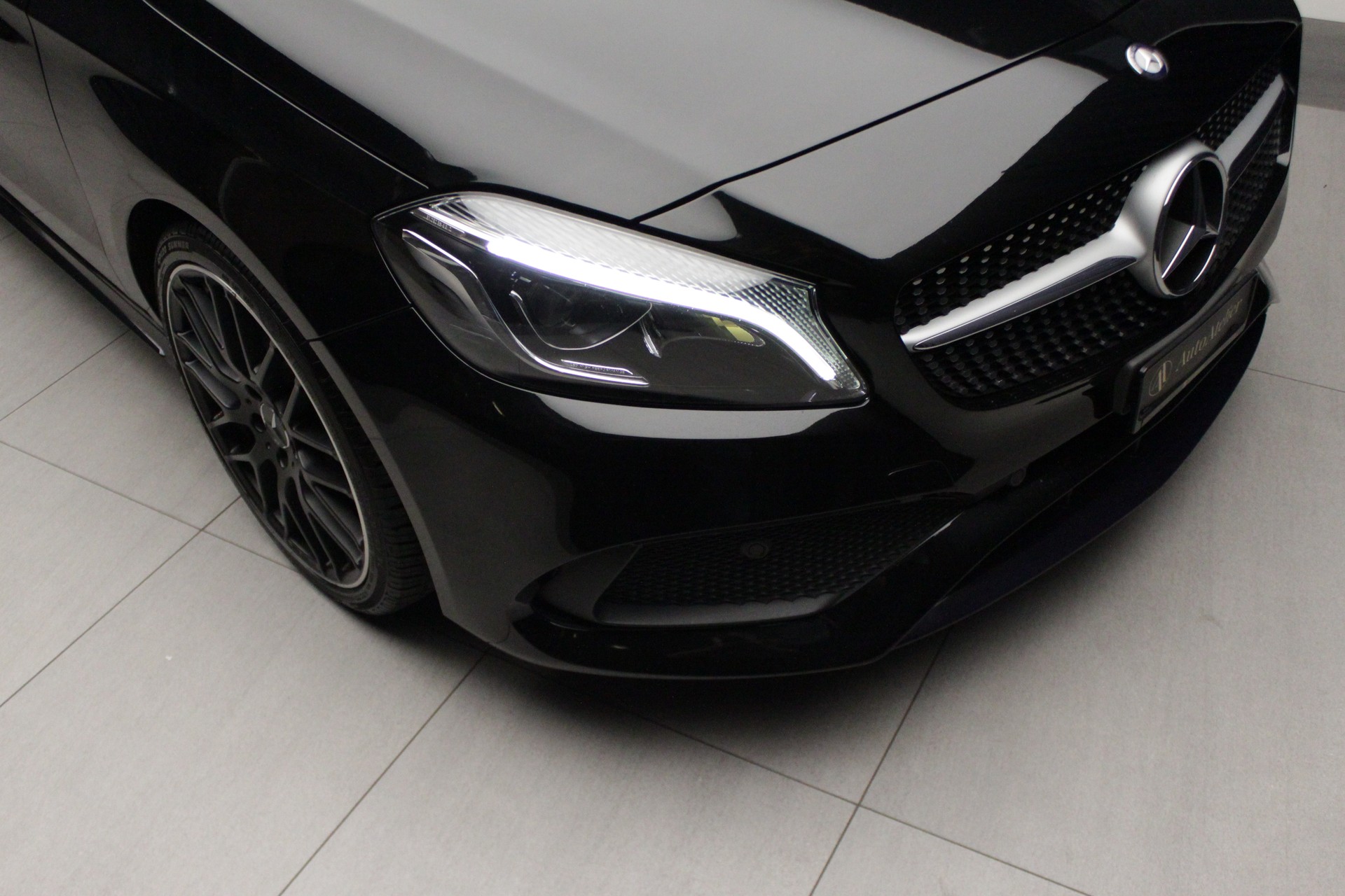 MERCEDES-BENZ A 220 d AMG Line 4Matic 7G-DCT-image-6