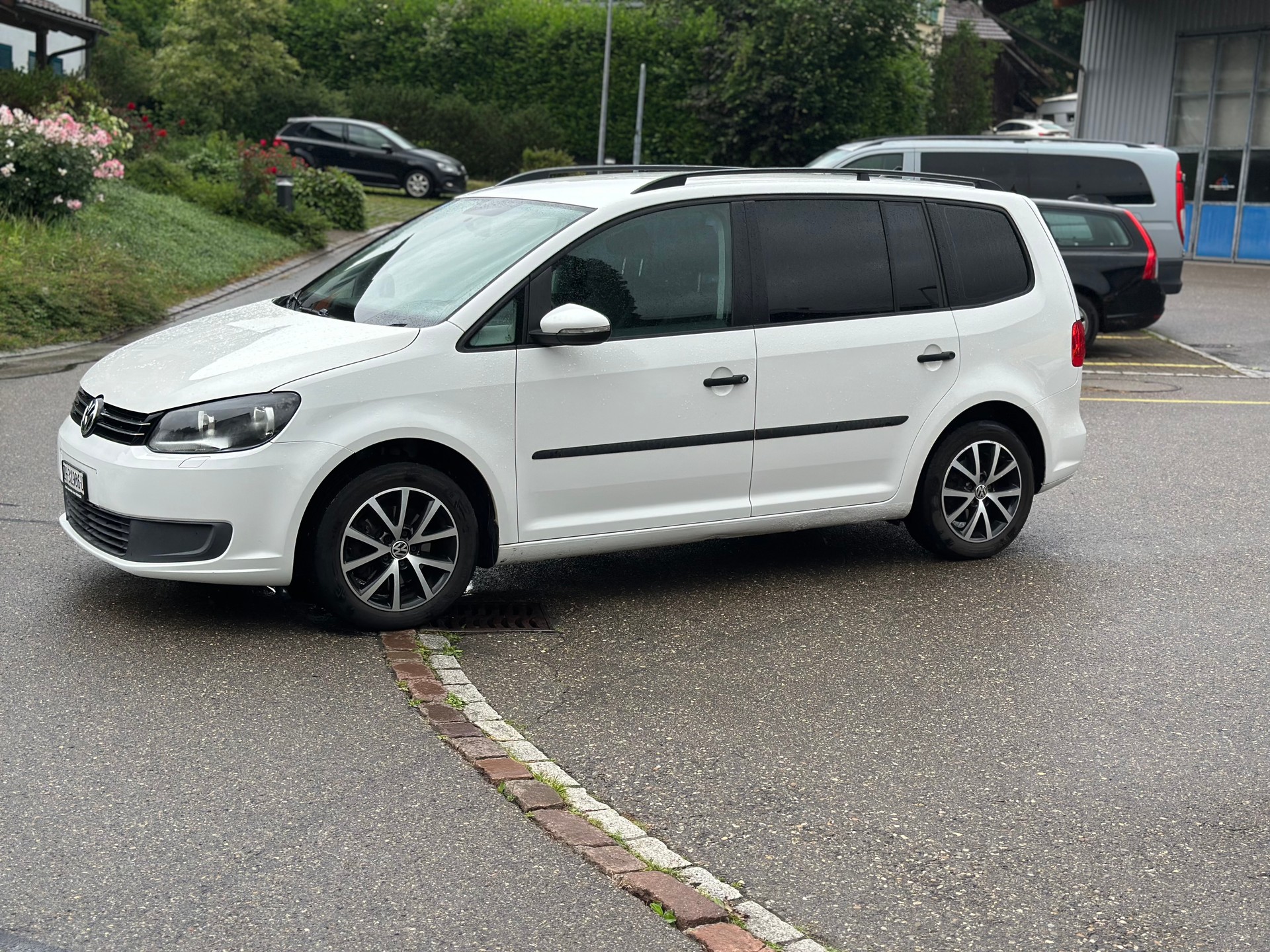 VW Touran 1.6 TDI Trendline DSG-image-1