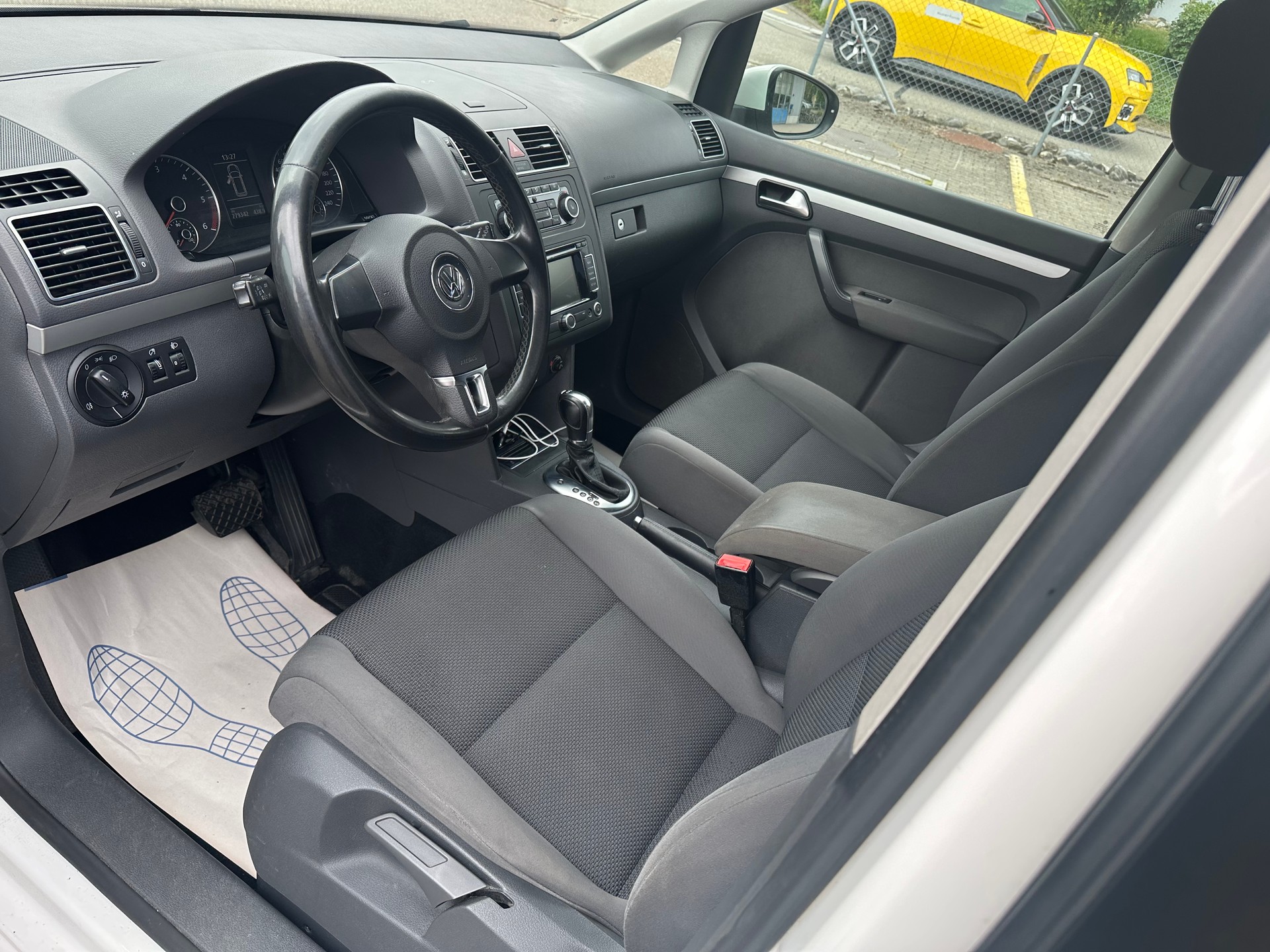 VW Touran 1.6 TDI Trendline DSG-image-10