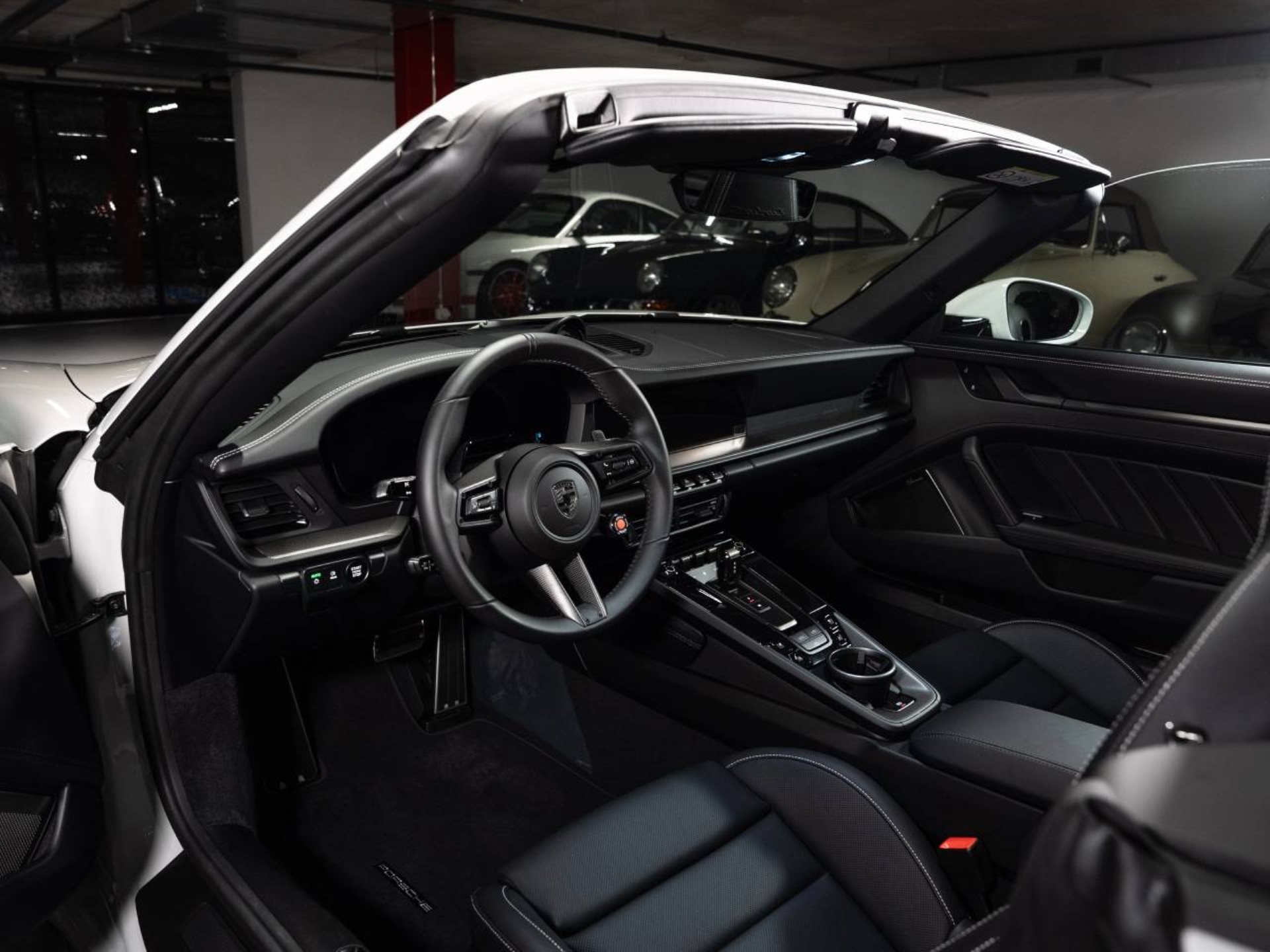PORSCHE 911 Turbo S Cabriolet-image-3