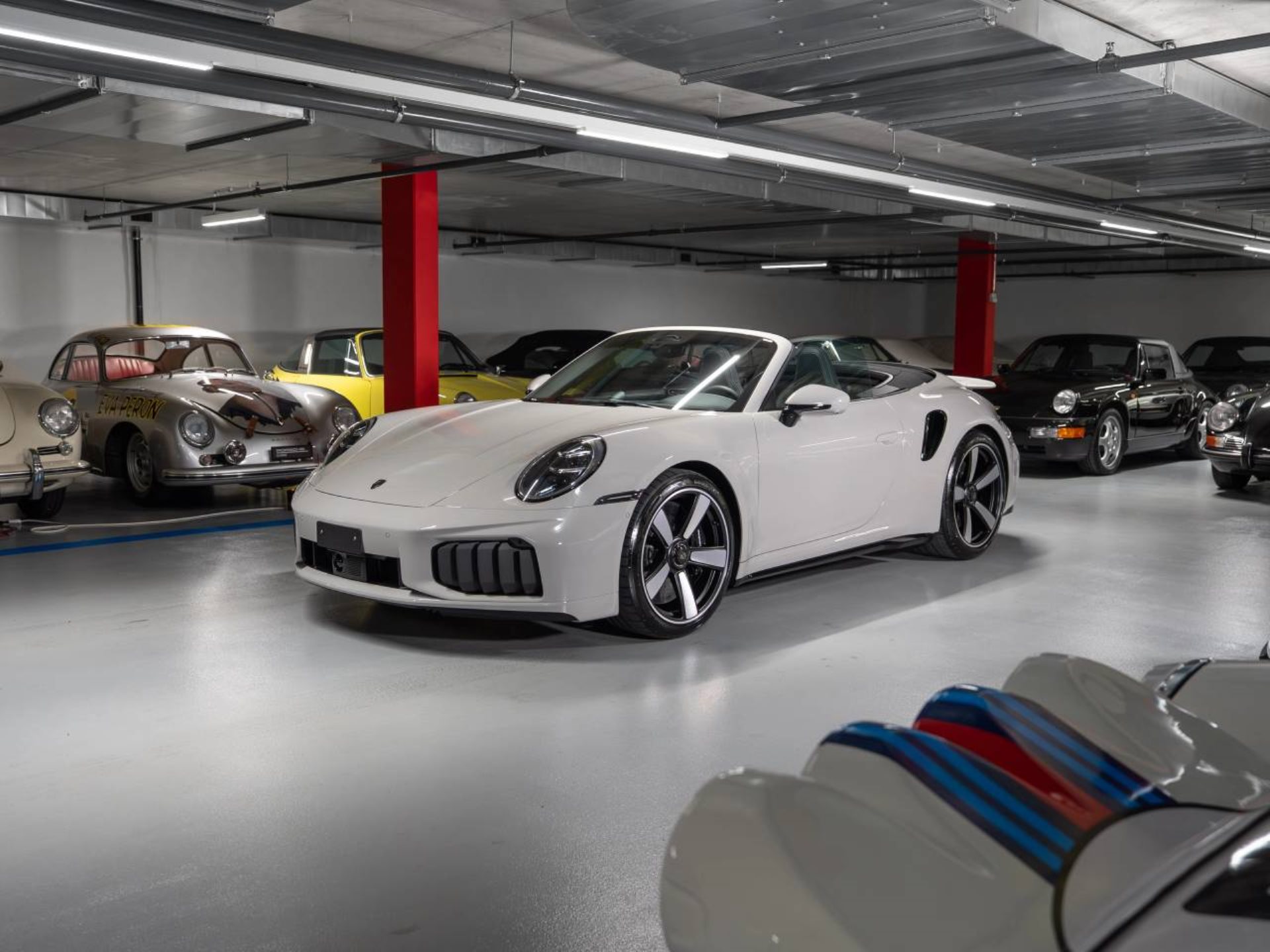 PORSCHE 911 Turbo S Cabriolet-image-0