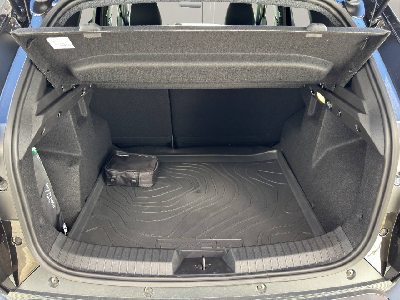 DACIA Duster 1.2 Hybrid Extreme 4WD DEMO-image-19