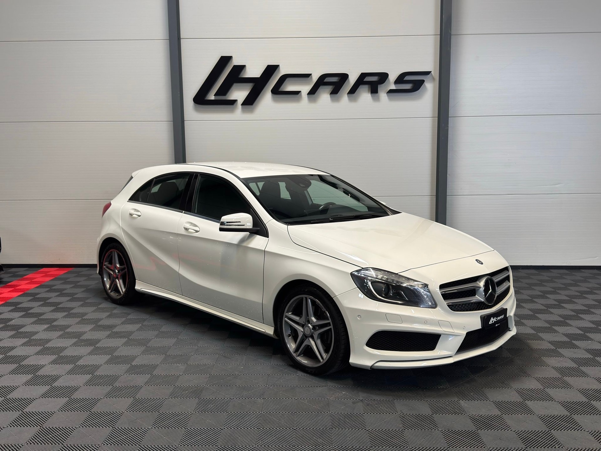 MERCEDES-BENZ A 250 AMG Line 4m-image-5