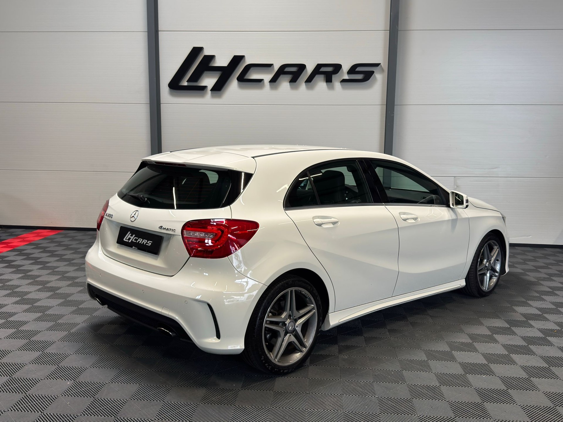 MERCEDES-BENZ A 250 AMG Line 4m-image-3