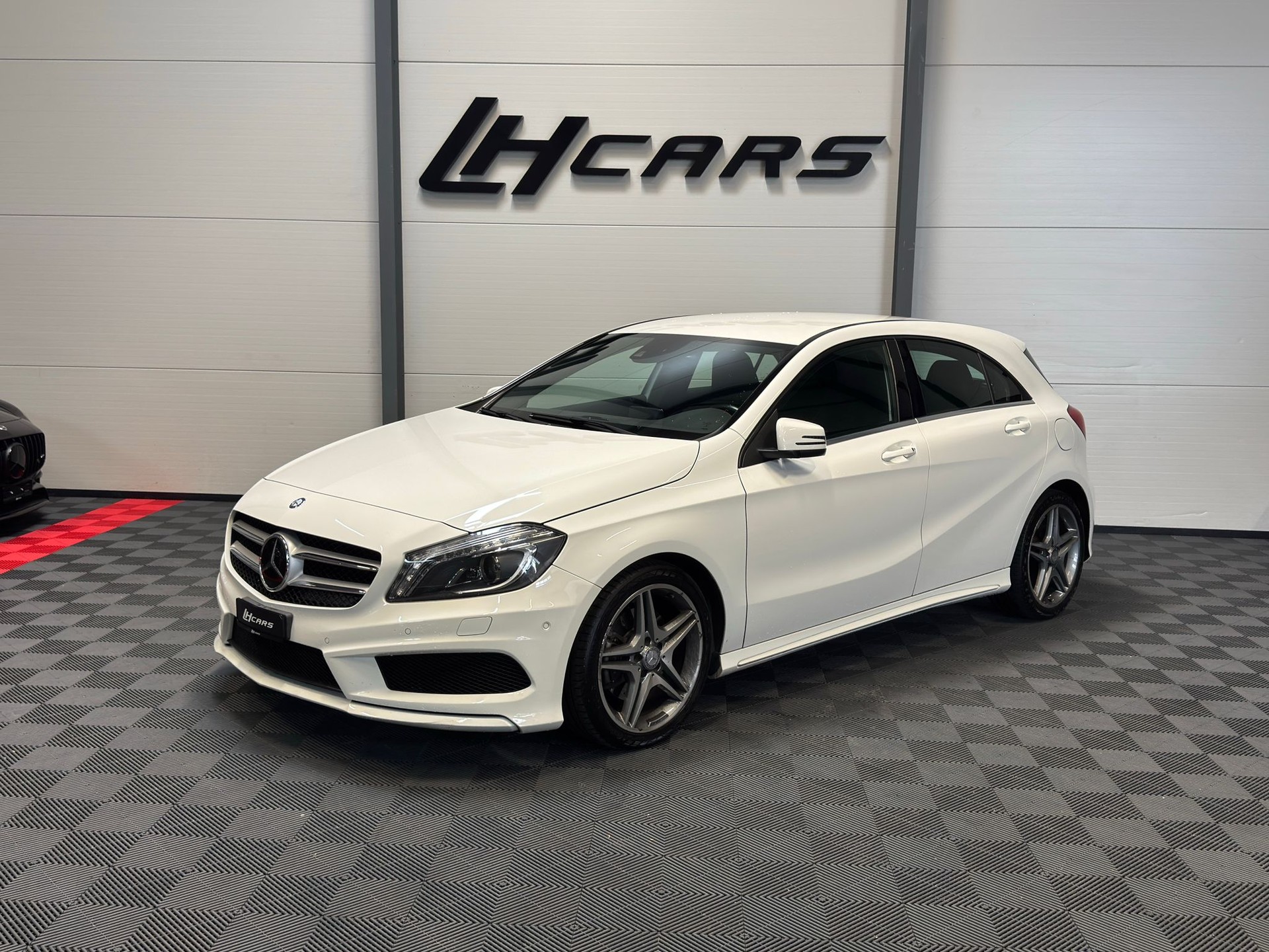 MERCEDES-BENZ A 250 AMG Line 4m-image-0