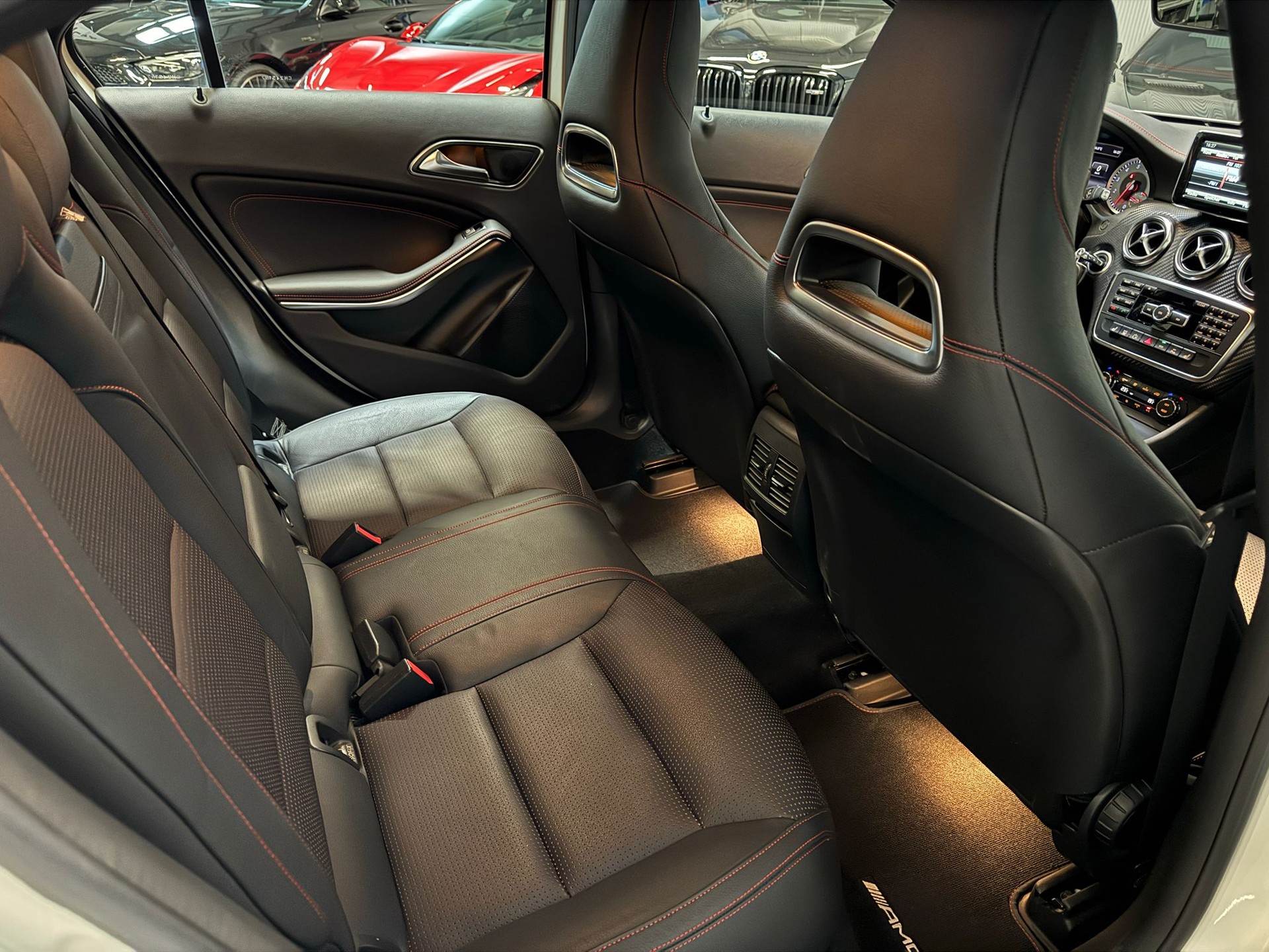 MERCEDES-BENZ A 250 AMG Line 4m-image-10