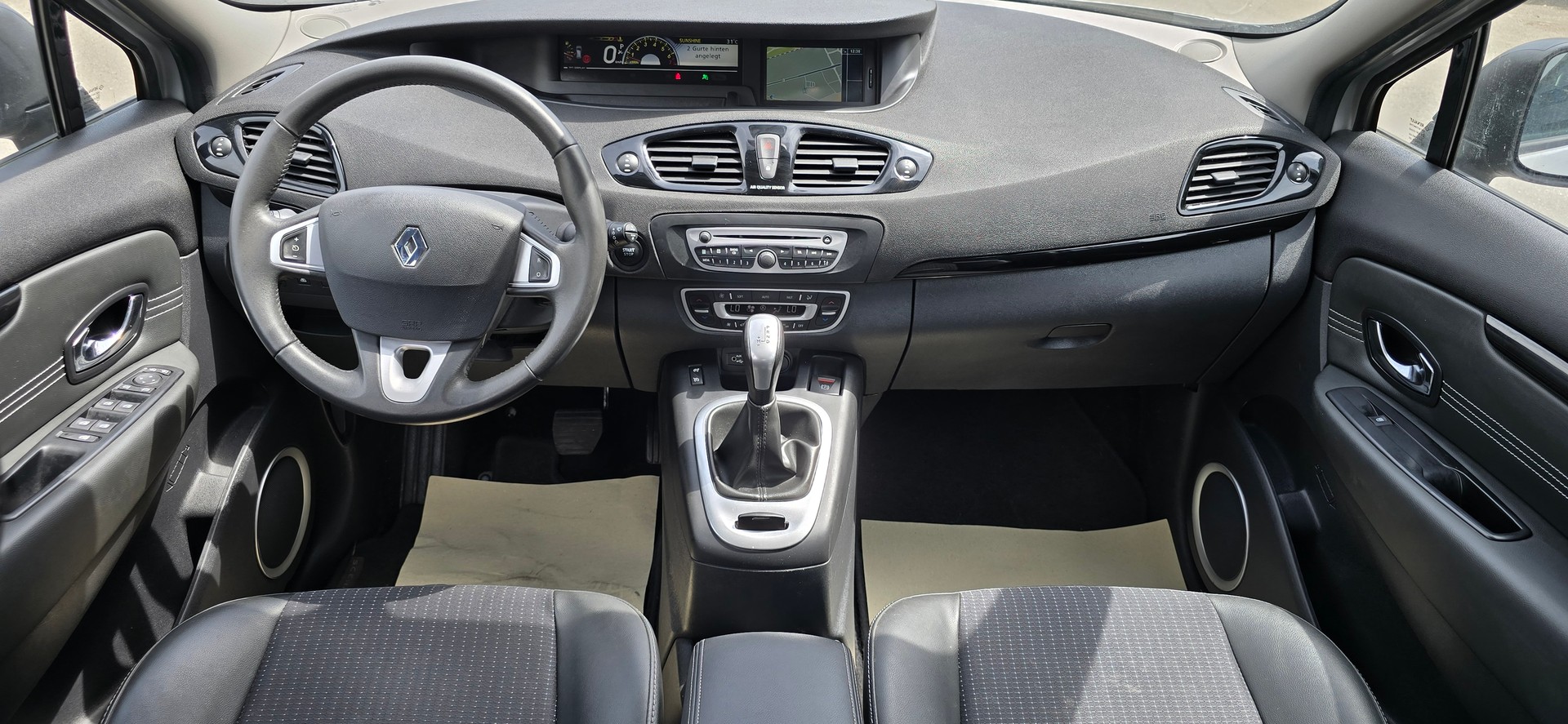 RENAULT Scénic 2.0 16V Dynamique X-Tronic CVT-image-13