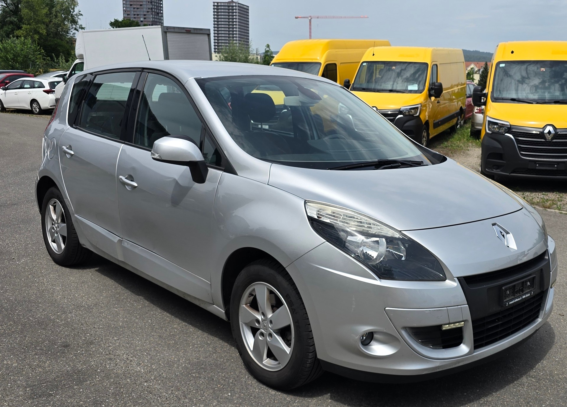 RENAULT Scénic 2.0 16V Dynamique X-Tronic CVT-image-1