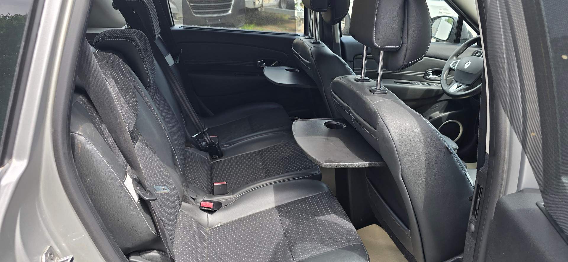 RENAULT Scénic 2.0 16V Dynamique X-Tronic CVT-image-11