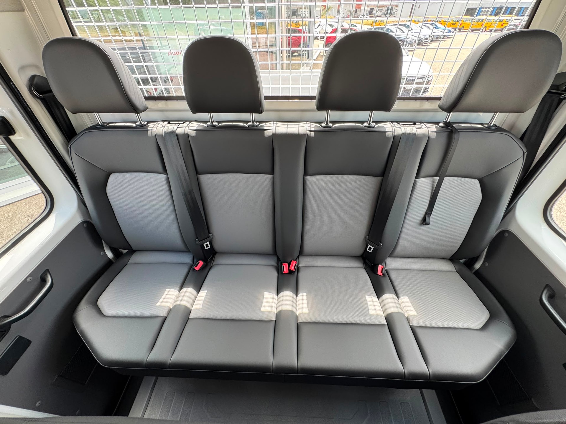 VW Crafter 35 2.0 TDI Entry Doppelkabine-image-17
