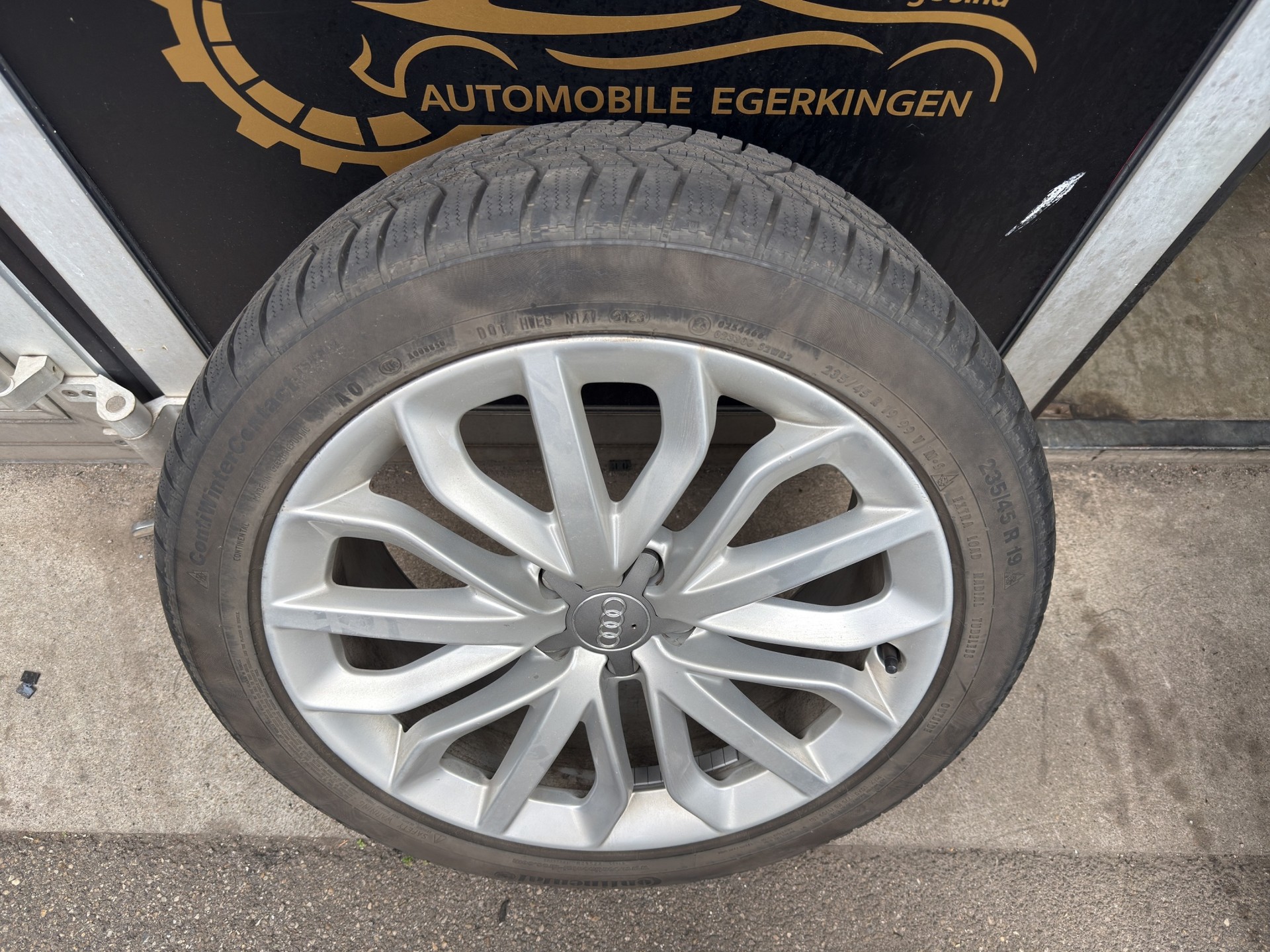 AUDI S6 Avant 4.0 V8 TFSI quattro S-Tronic-image-16